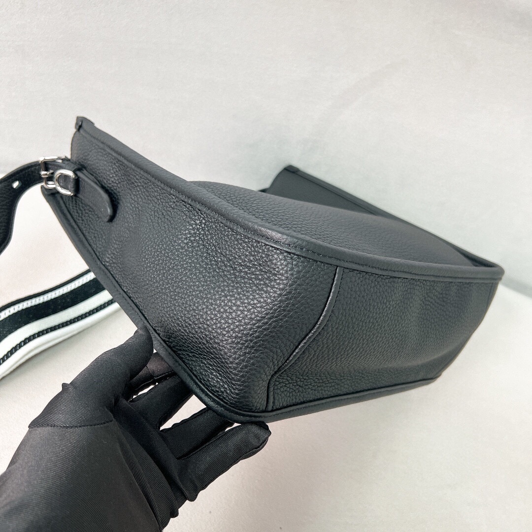 Balenciaga Classic Handcrafted Luxury Leather Shoulder Bag Ref 6