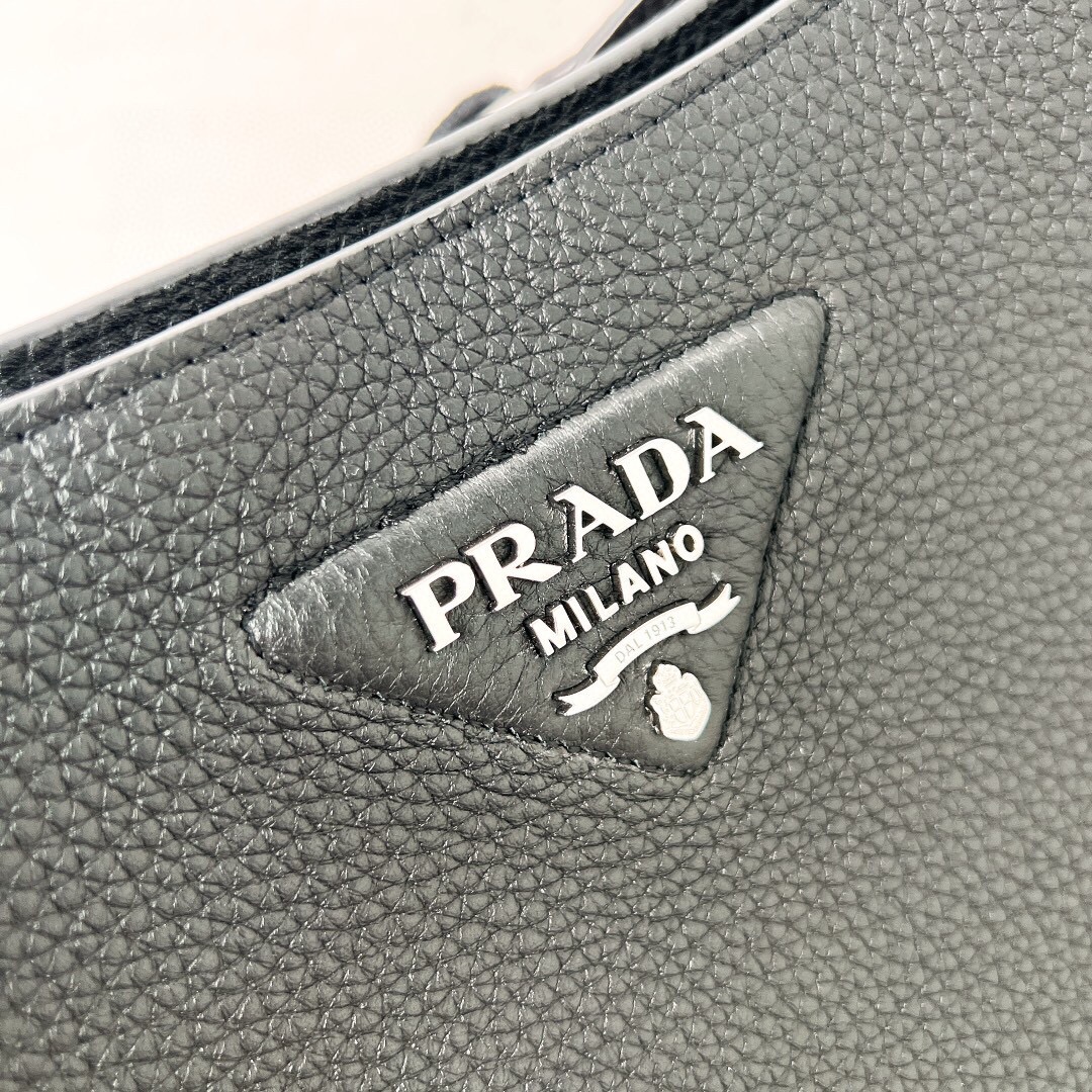 Balenciaga Classic Handcrafted Luxury Leather Shoulder Bag Ref 5