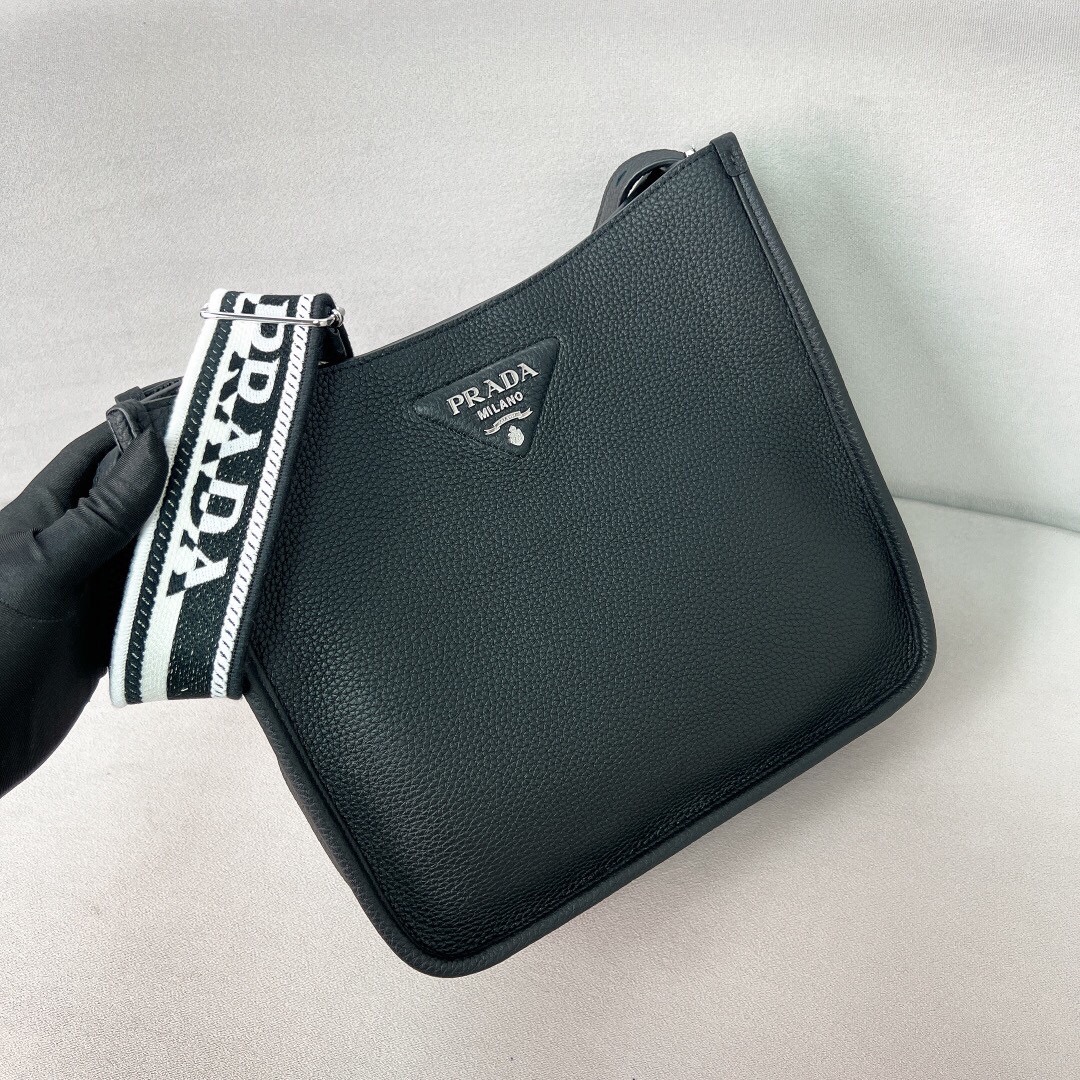 Balenciaga Classic Handcrafted Luxury Leather Shoulder Bag Ref 2