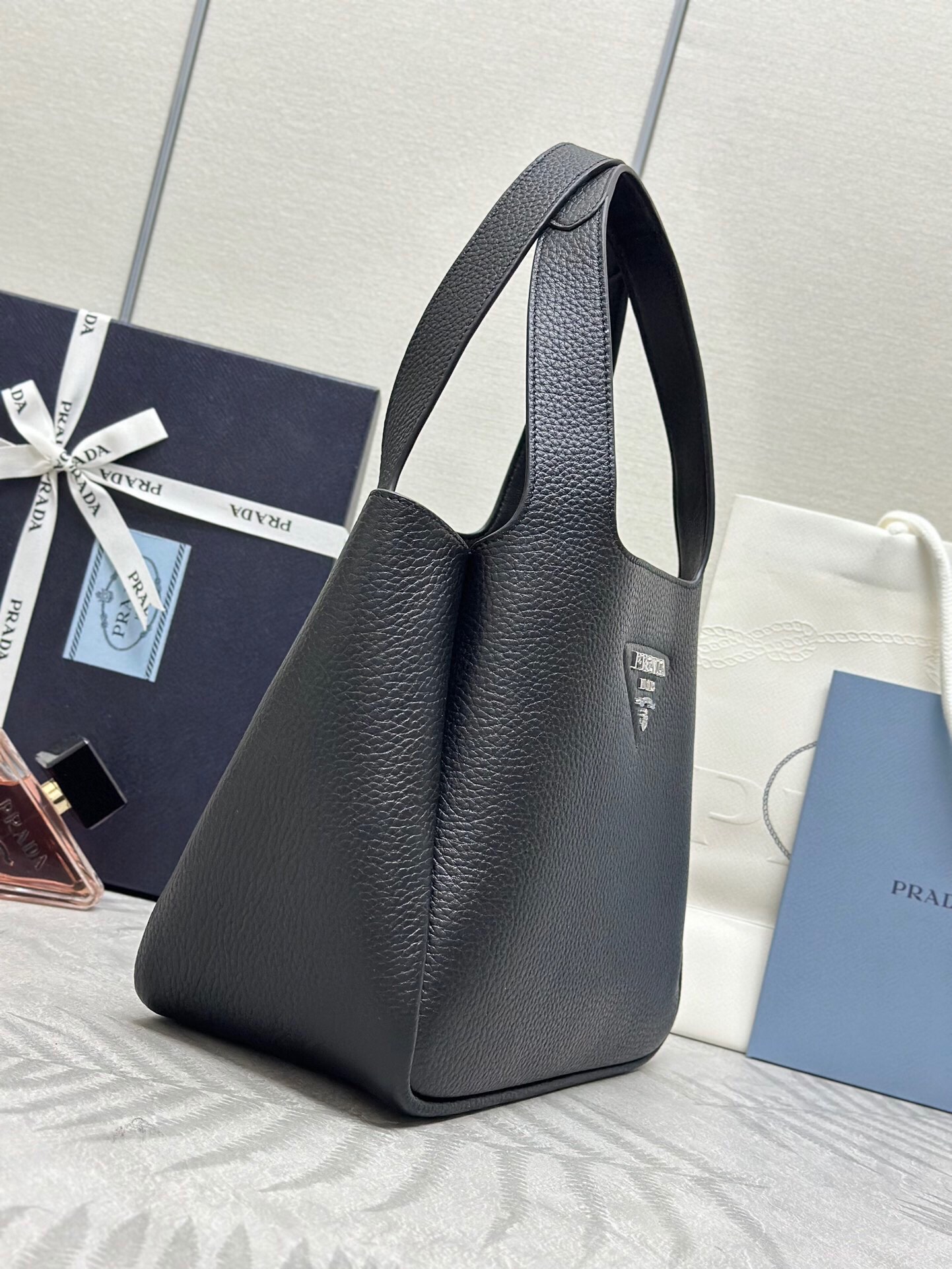 Loewe Classic Handcrafted Luxury Leather Shoulder Bag Ref.98D0F6B3 3