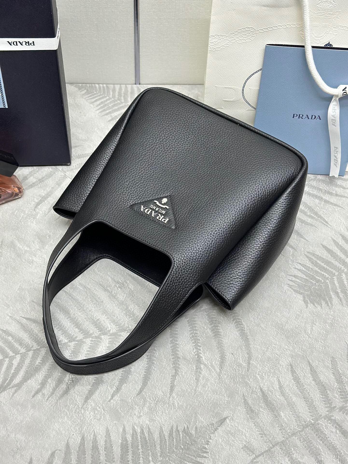 Loewe Classic Handcrafted Luxury Leather Shoulder Bag Ref.98D0F6B3 5