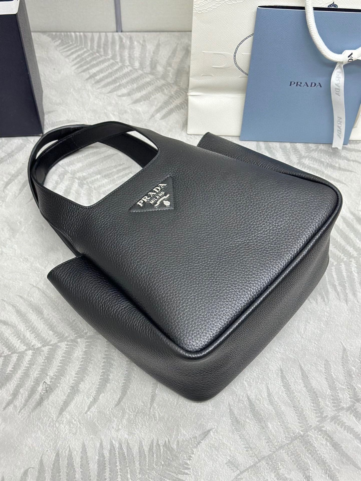 Loewe Classic Handcrafted Luxury Leather Shoulder Bag Ref.98D0F6B3 4