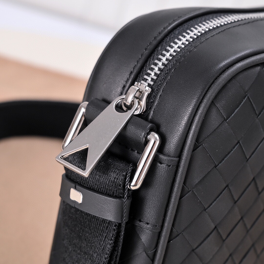 Bottega Veneta Luxury Handbag Collection 6