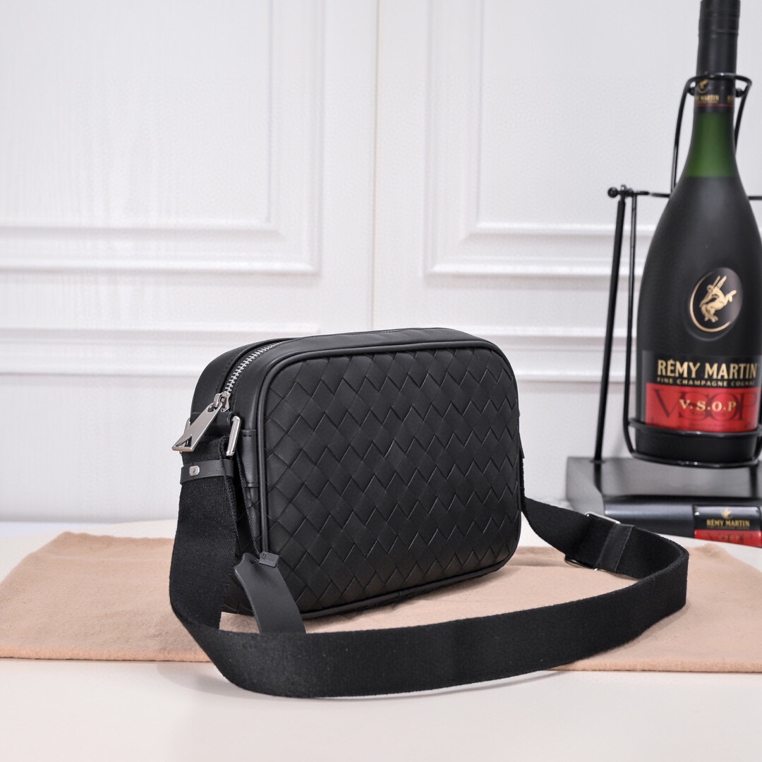 Bottega Veneta Luxury Handbag Collection 2