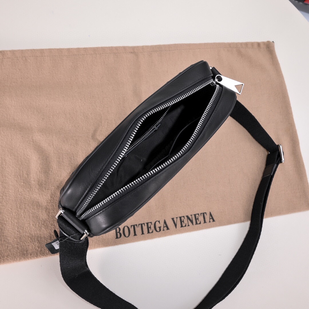 Bottega Veneta Luxury Handbag Collection 7