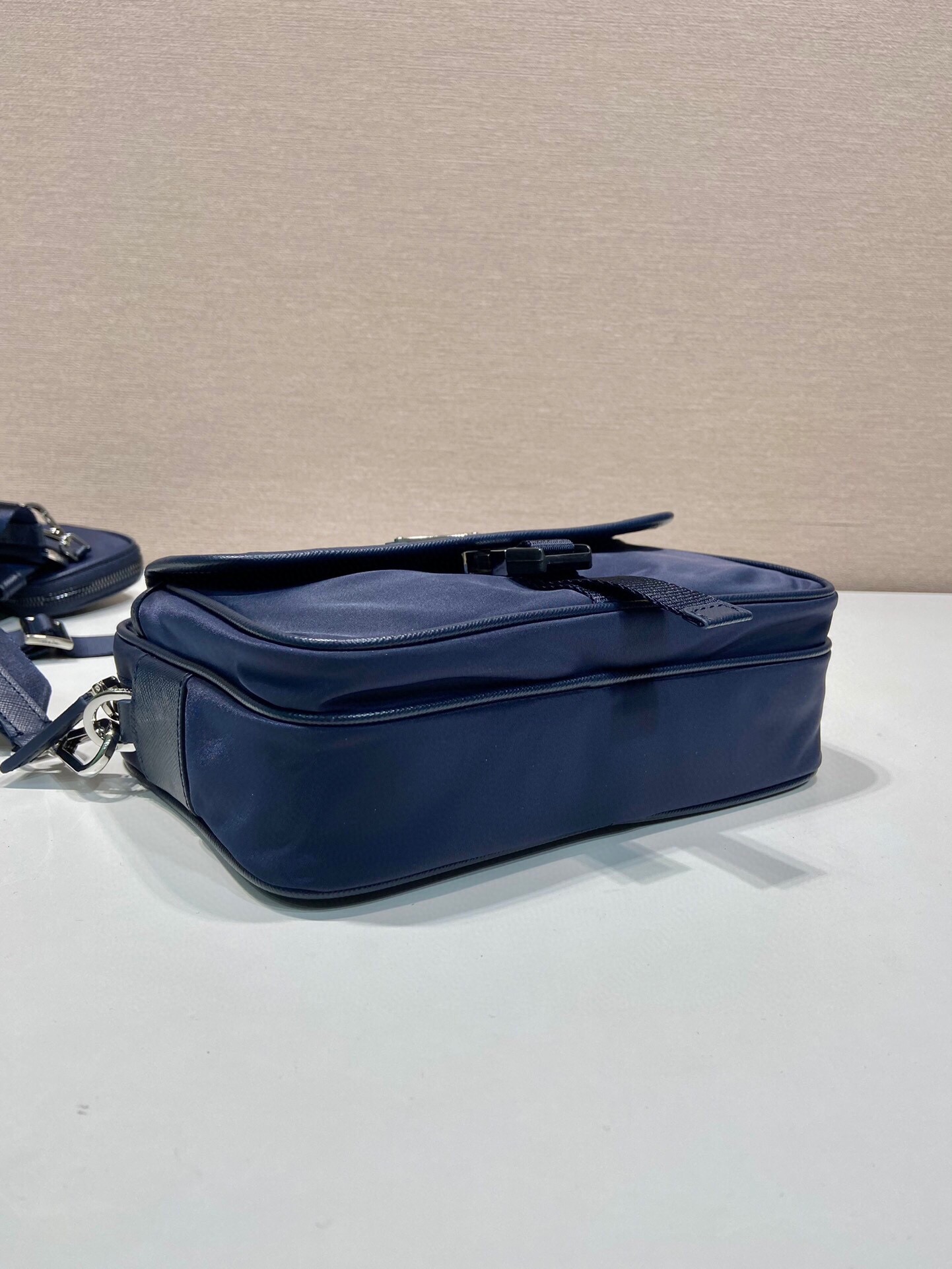 思琳 Celine 高定经典皮革女包手袋 #04DBFDA9 4
