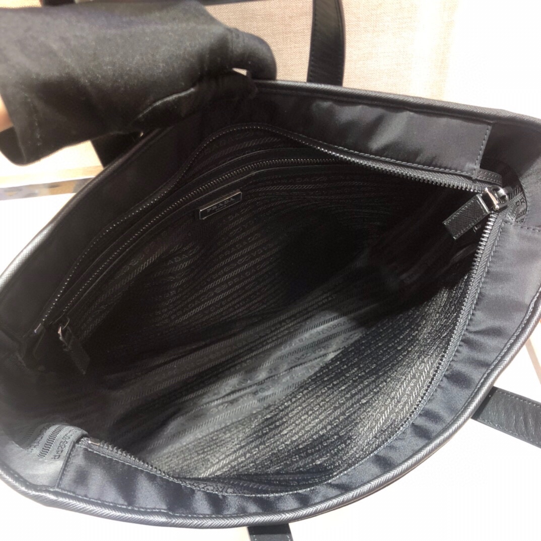 Saint Laurent Classic Handcrafted Luxury Leather Shoulder Bag 9