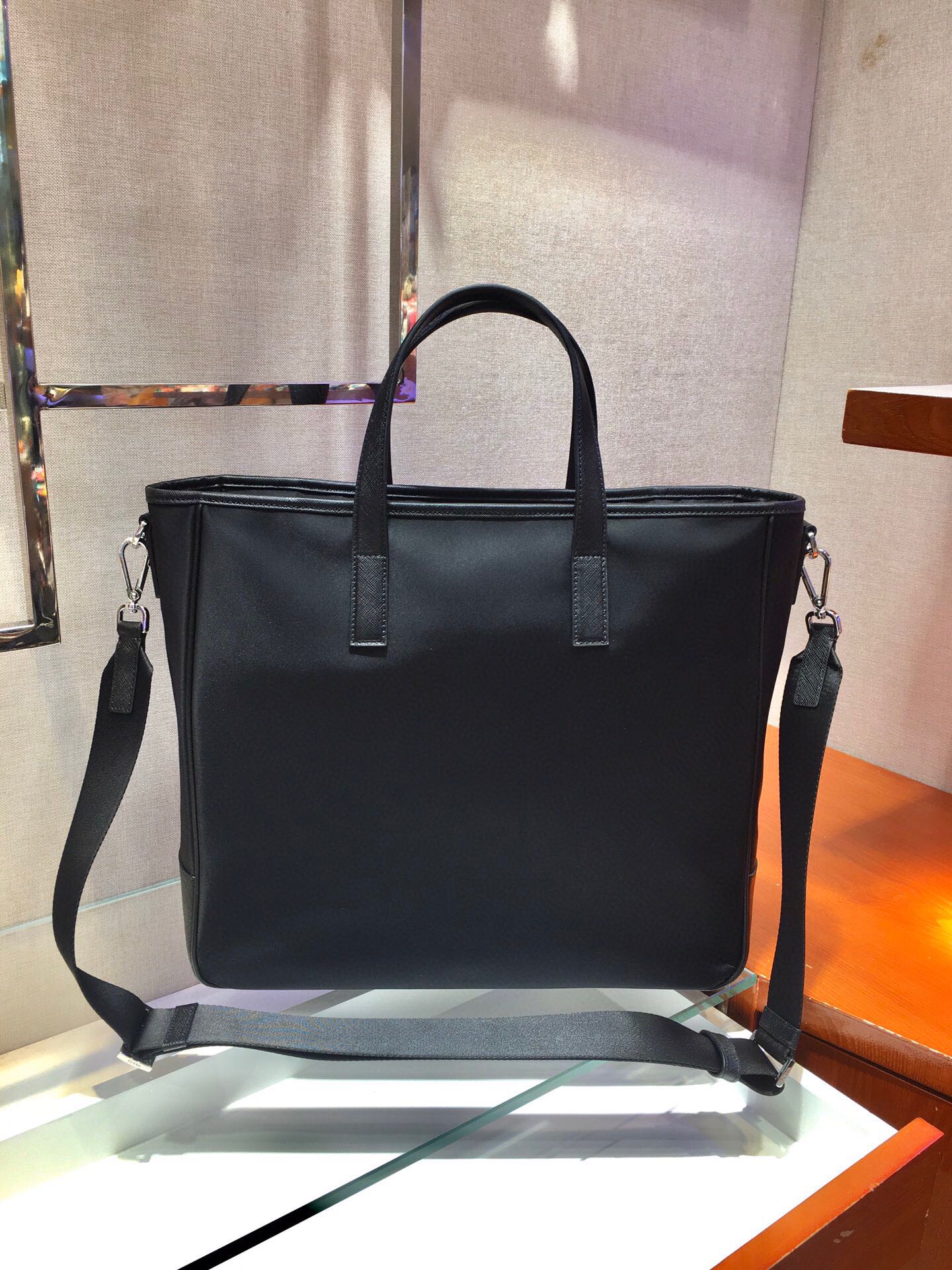 Saint Laurent Classic Handcrafted Luxury Leather Shoulder Bag 5
