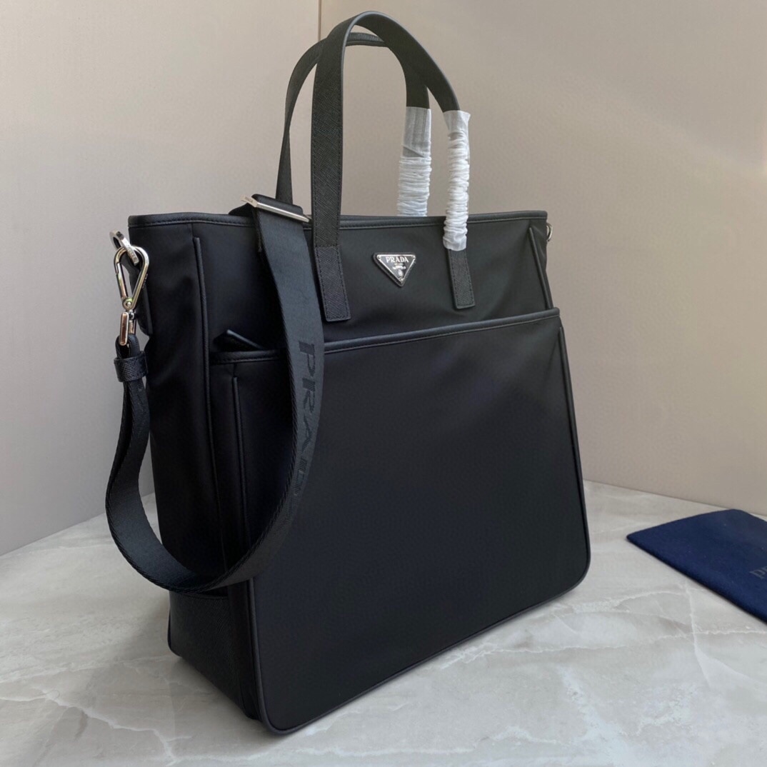 Jacquemus Classic Handcrafted Luxury Leather Shoulder Bag Ref.584A64FE 2