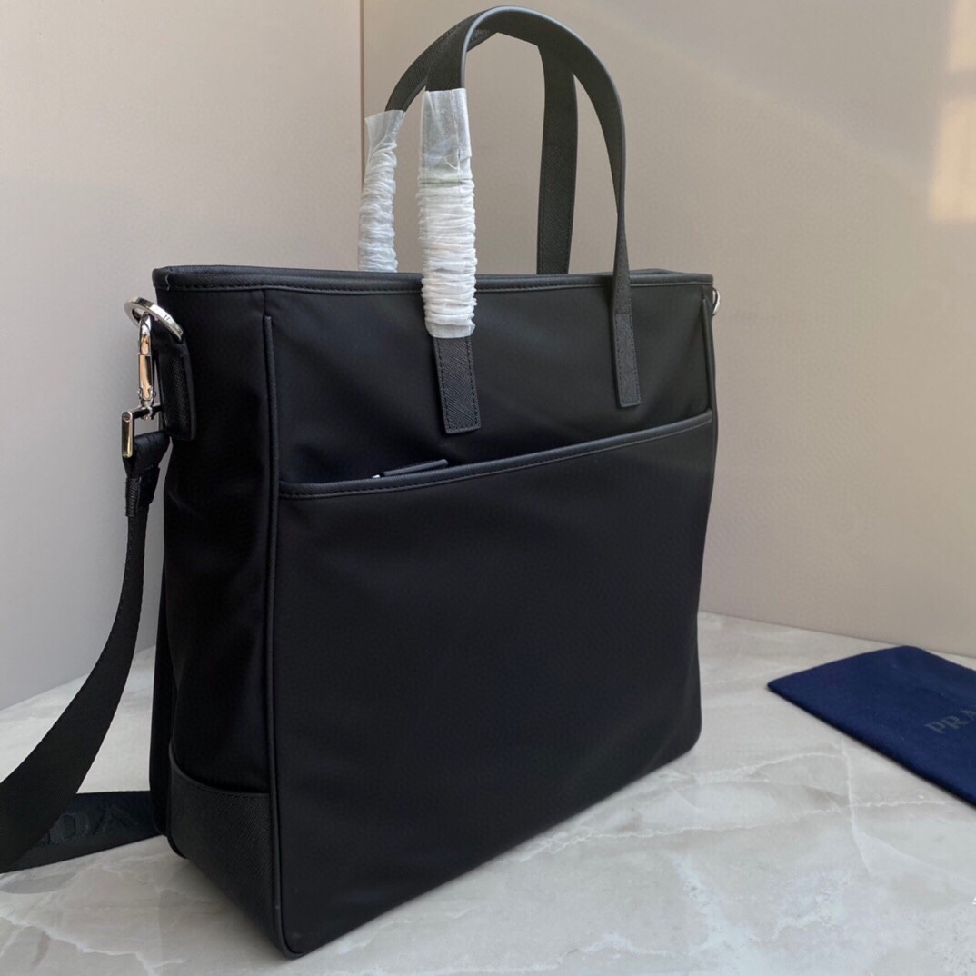 Jacquemus Classic Handcrafted Luxury Leather Shoulder Bag Ref.584A64FE 3