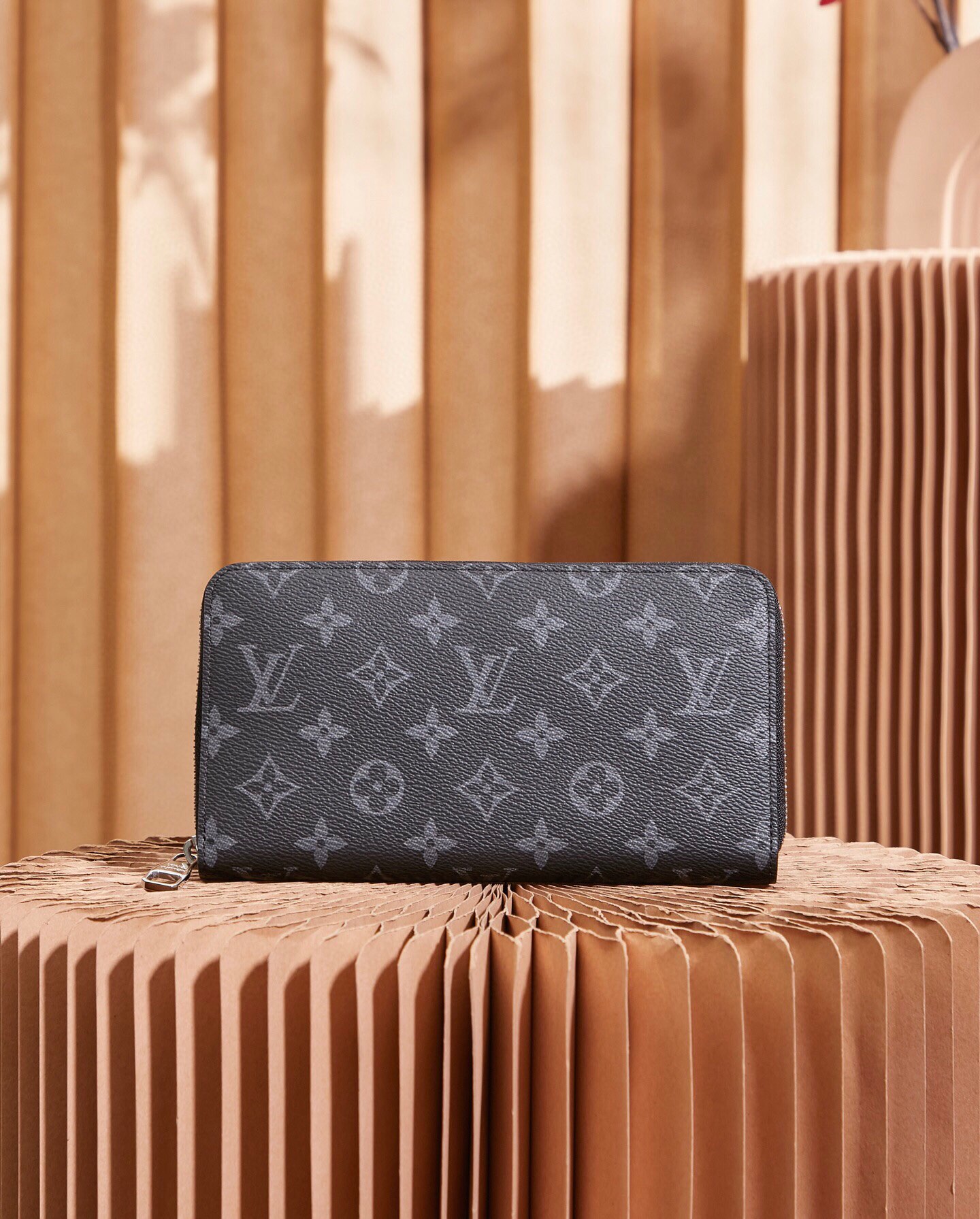 Louis Vuitton Zippy Organizer: Elegancia y Funcionalidad en un Diseño Compacto