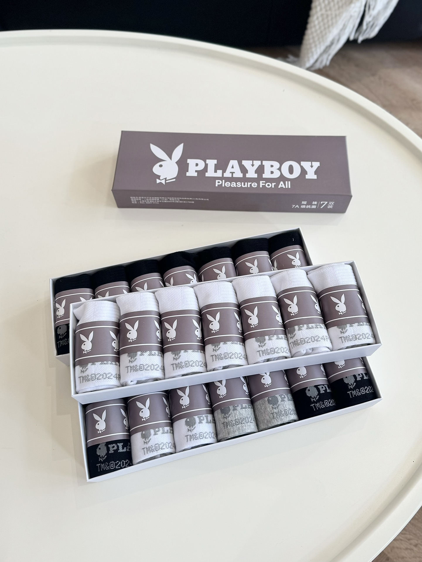 这款袜子不仅能驱散臭吸汗💦,而且它的面料还是7A级抗菌的 7