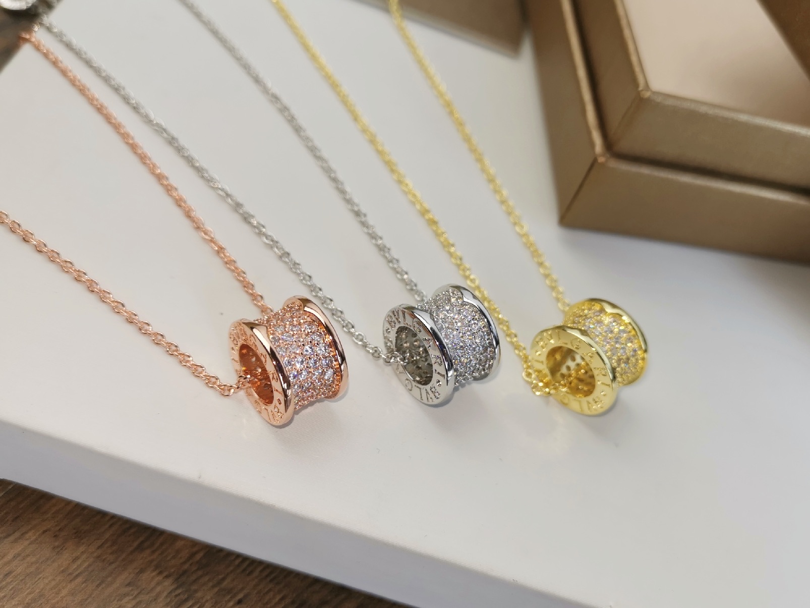 Bvlgari BVLGARI宝格丽B ZERO1系列满钻