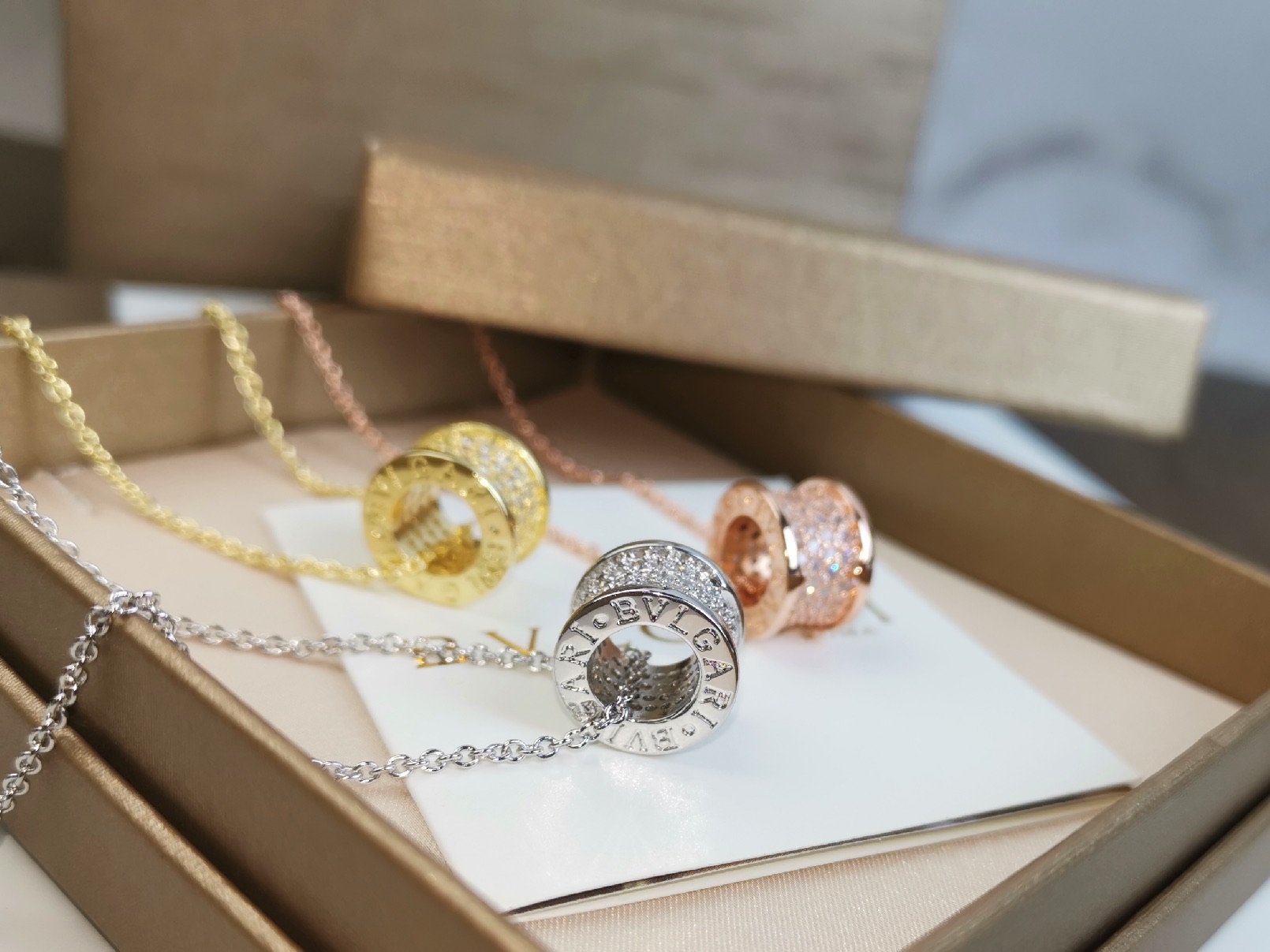 Bvlgari BVLGARI宝格丽B ZERO1系列满钻