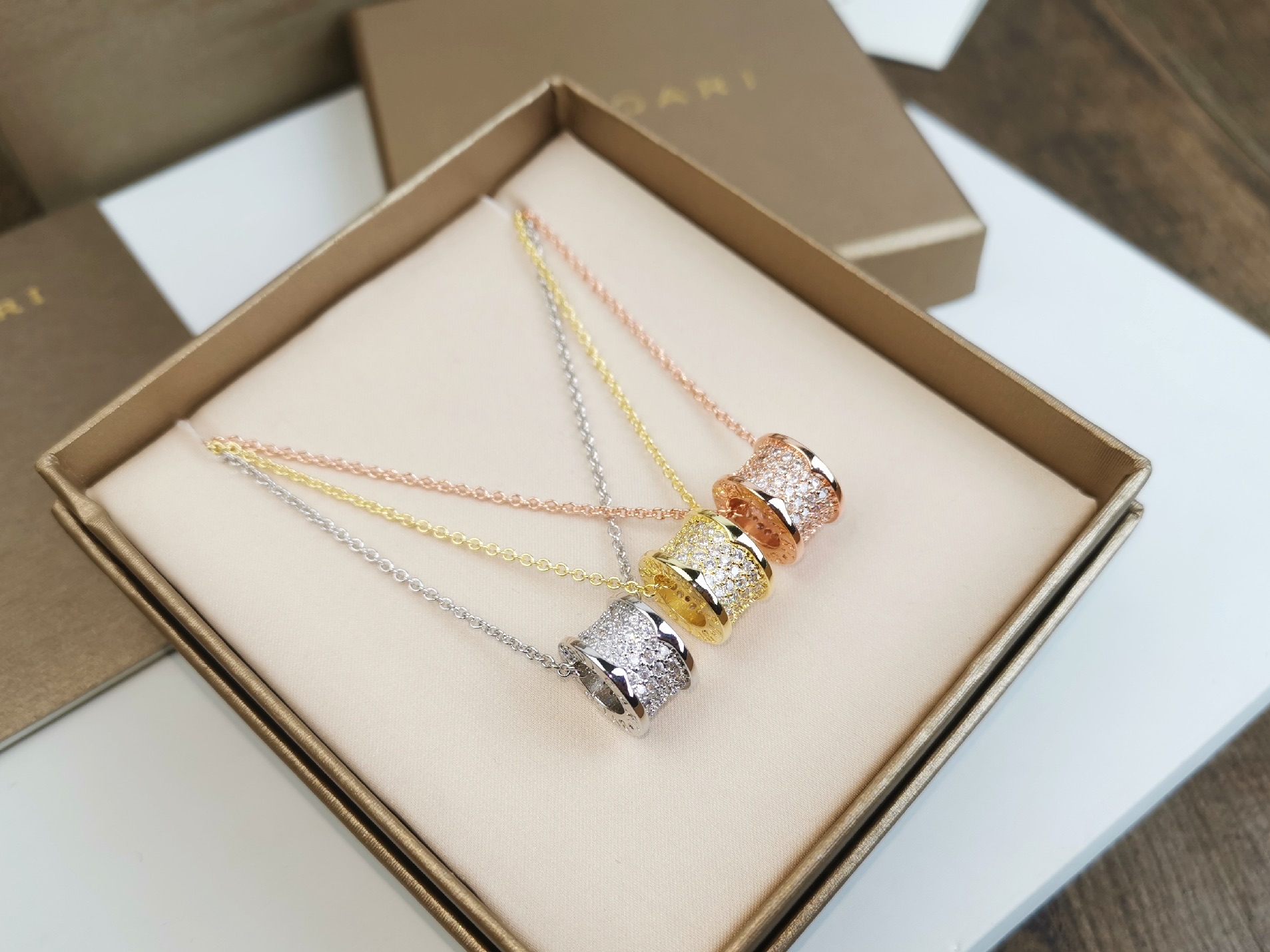 Bvlgari BVLGARI宝格丽B ZERO1系列满钻
