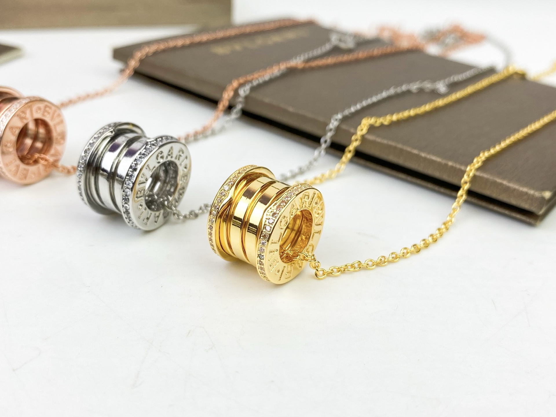 Bvlgari BVLGARI宝格丽B ZERO1系列镶钻弹簧项链