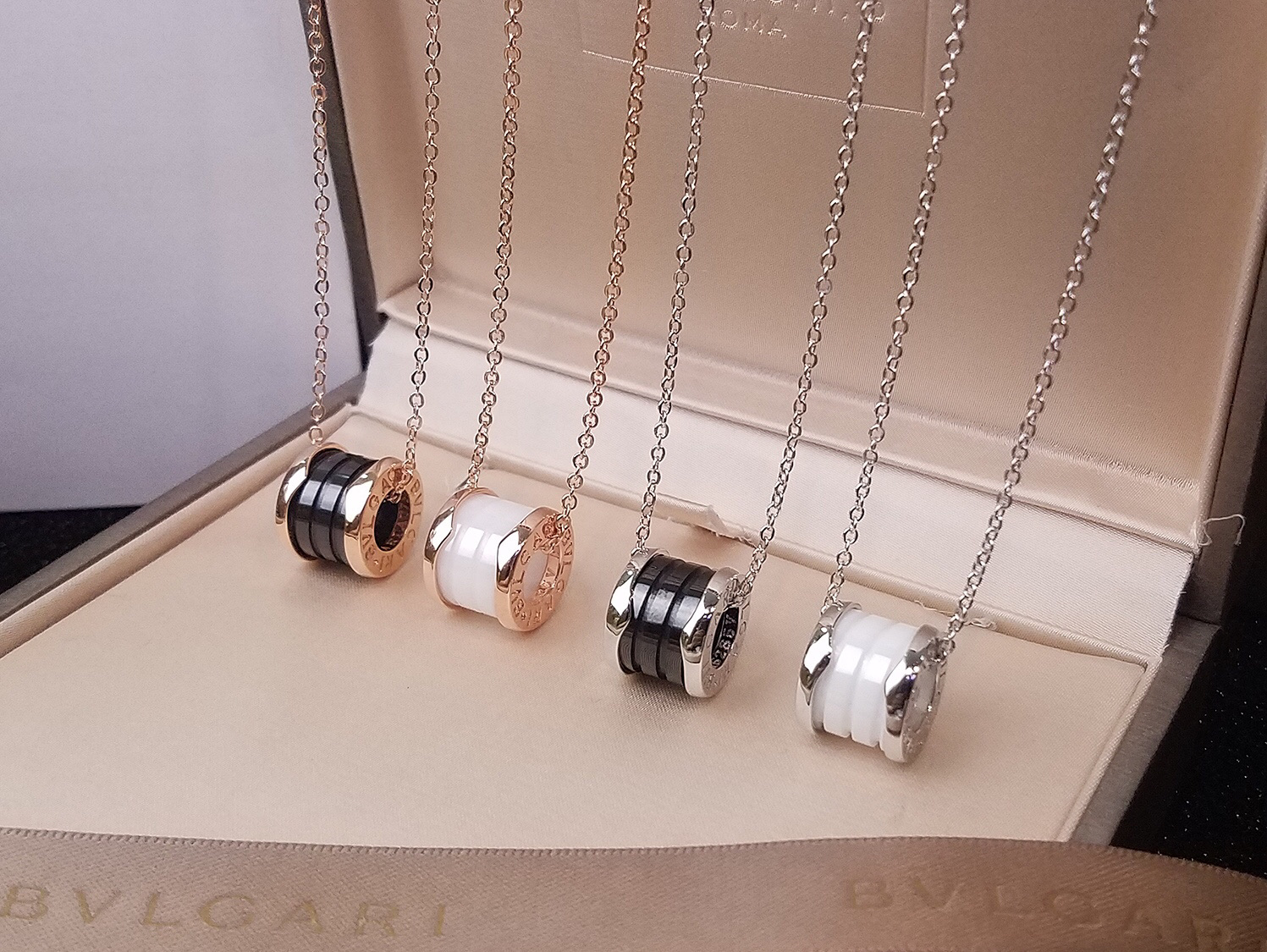 Bvlgari 完美还原 细节 非它莫属 独家 图片可见工艺 亚金电镀18k真金品质 明星 最爱款