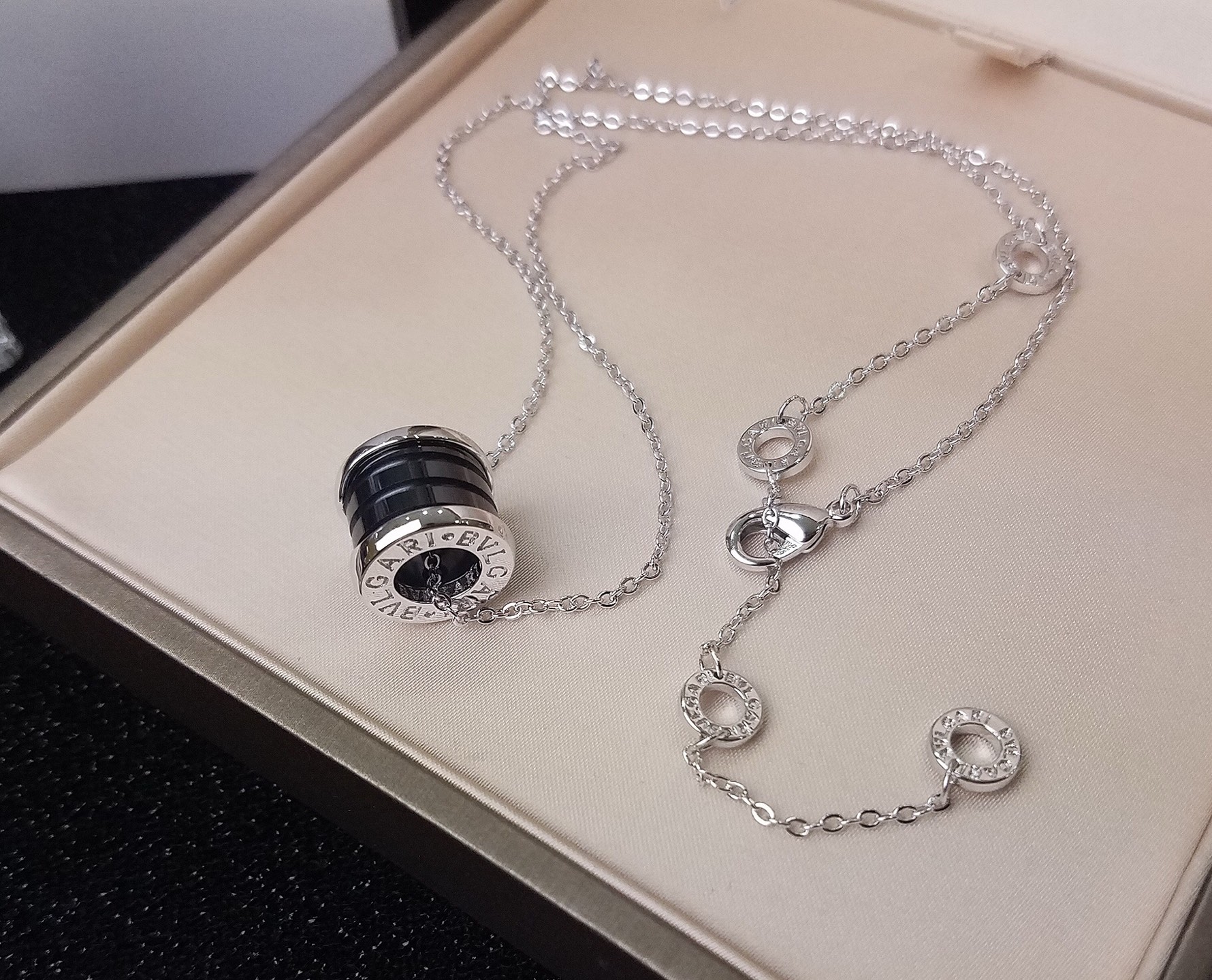 Bvlgari 完美还原 细节 非它莫属 独家 图片可见工艺 亚金电镀18k真金品质 明星 最爱款