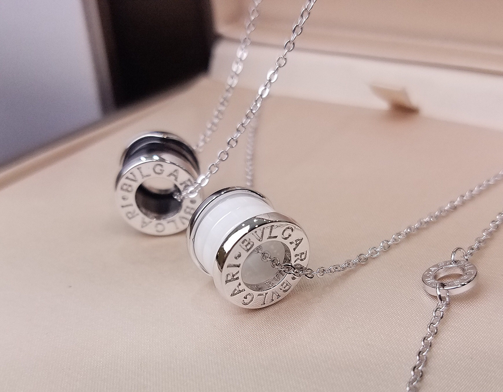 Bvlgari 完美还原 细节 非它莫属 独家 图片可见工艺 亚金电镀18k真金品质 明星 最爱款