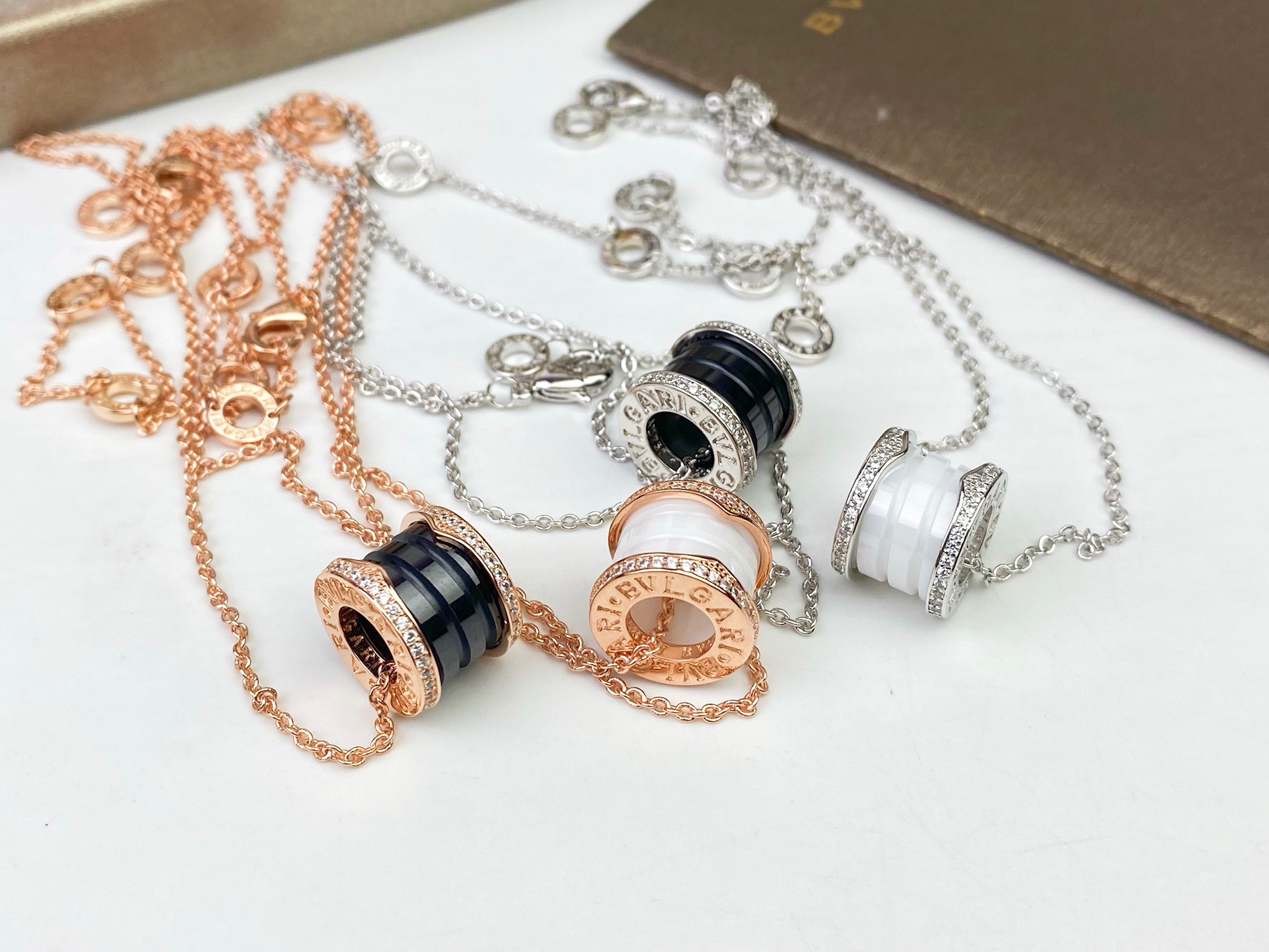 Bvlgari BVLGARI宝格丽B ZERO1系列带钻陶瓷项链