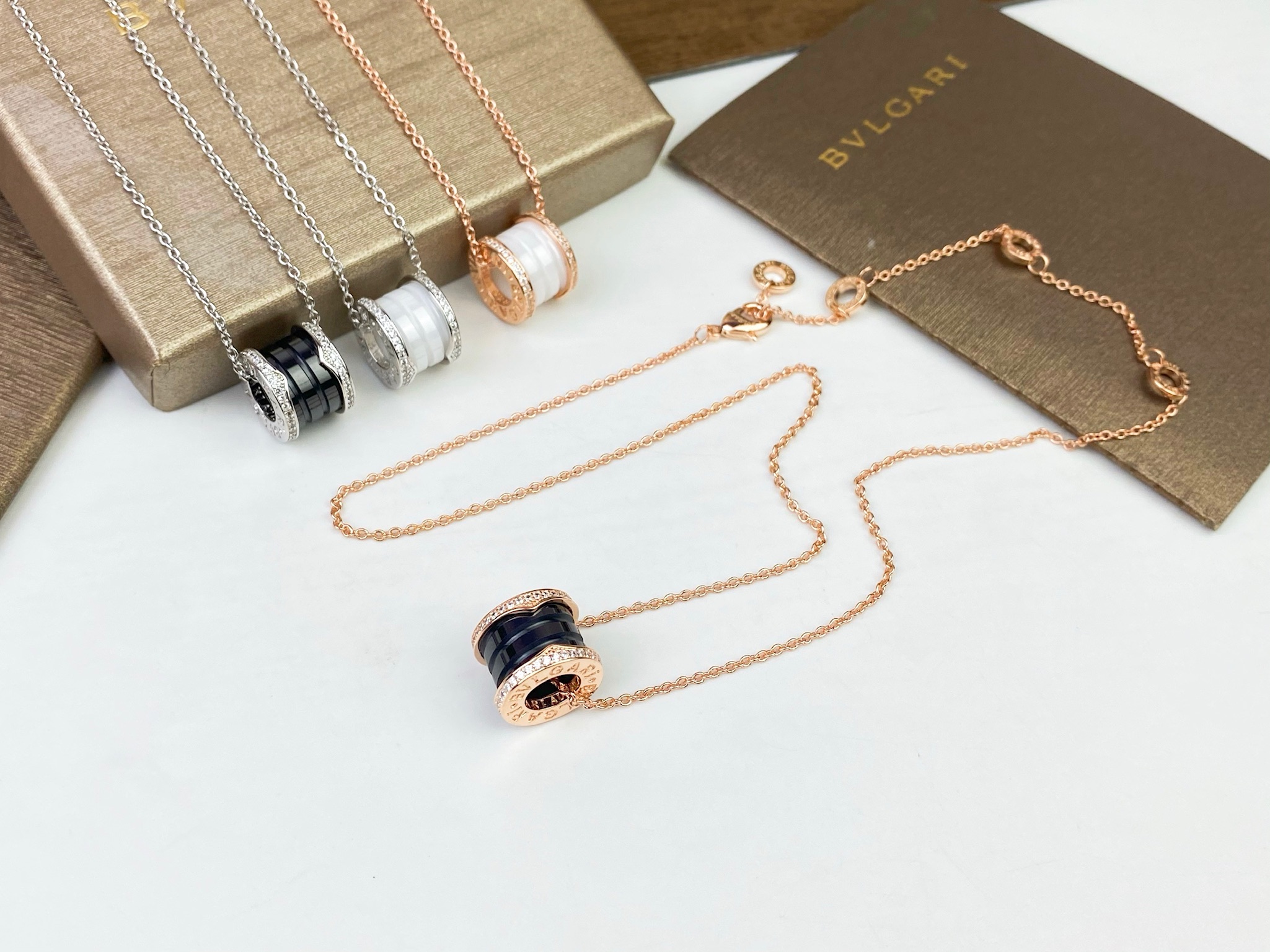 Bvlgari BVLGARI宝格丽B ZERO1系列带钻陶瓷项链