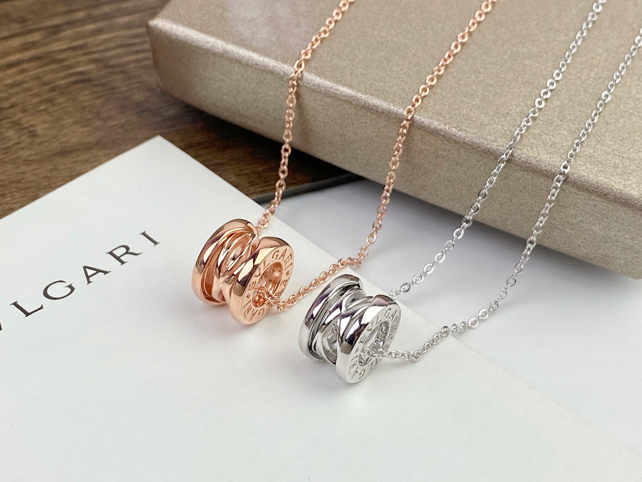 Bvlgari 宝格丽BVLGARI镂空项链 玫瑰金/白金色