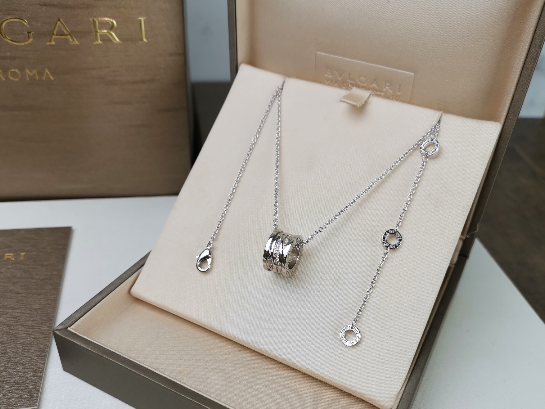 Bvlgari BVLGARI 宝格丽 镂空带钻项链