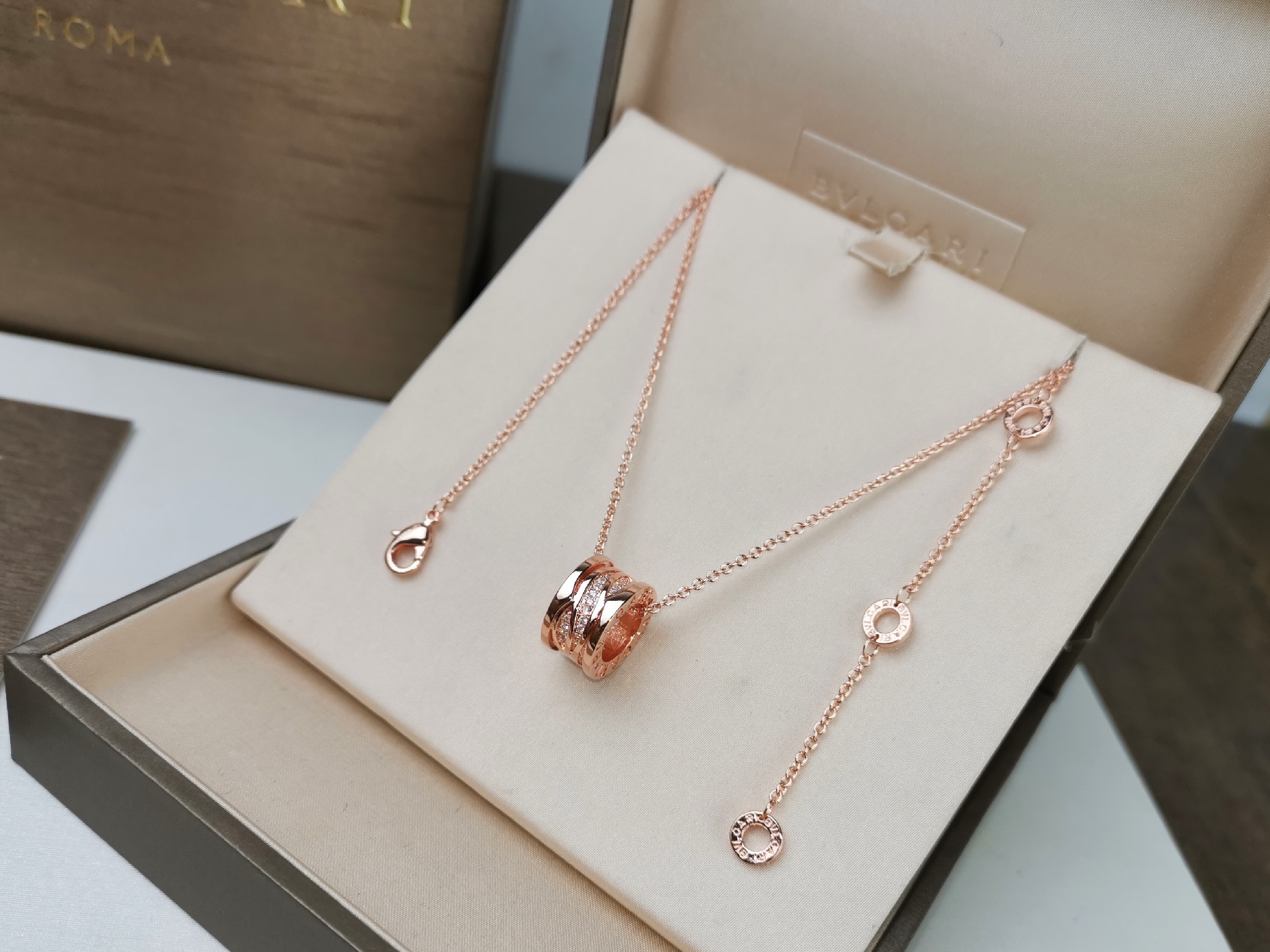 Bvlgari BVLGARI 宝格丽 镂空带钻项链