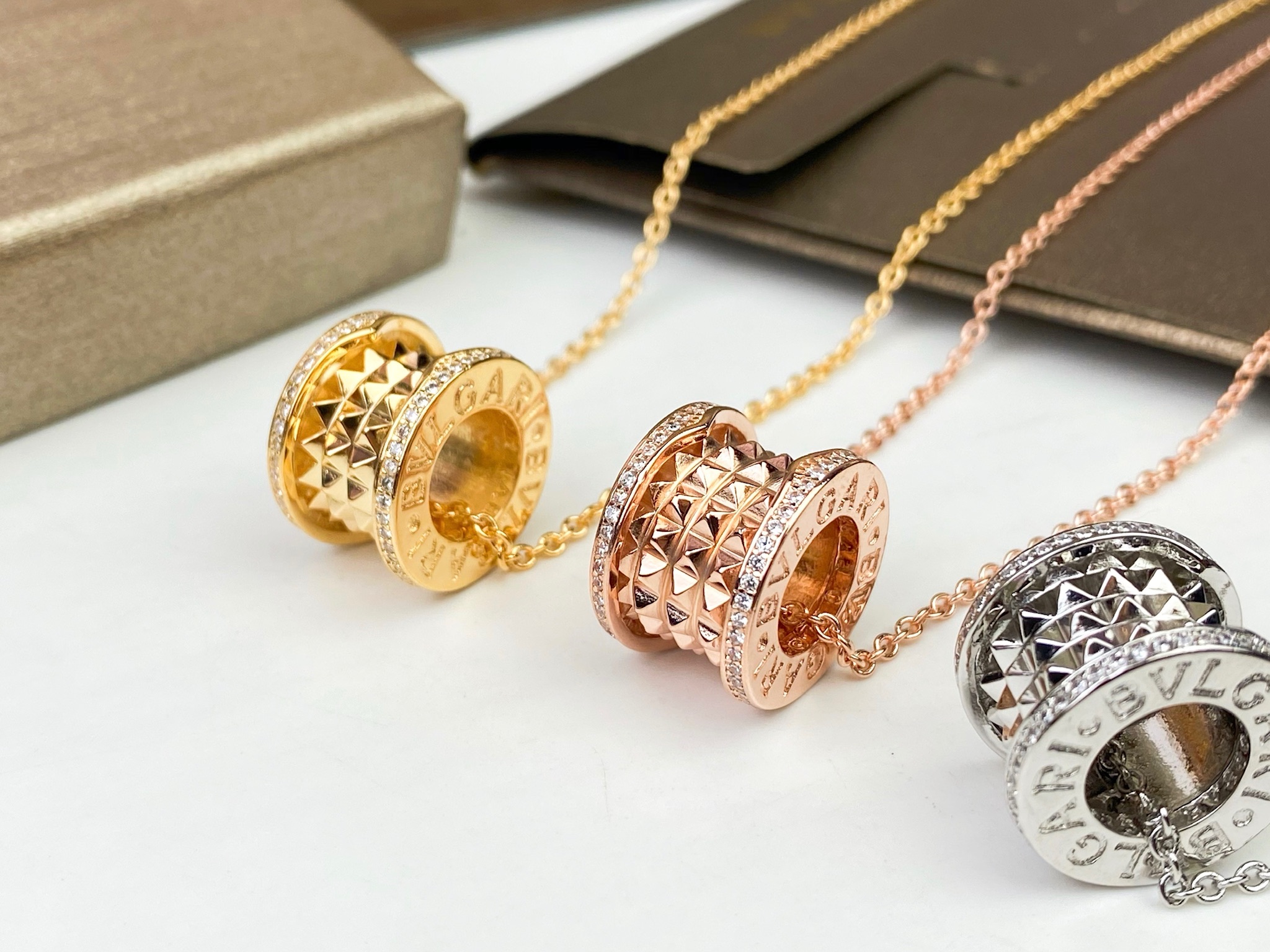 Bvlgari New 宝格丽B zero 1
