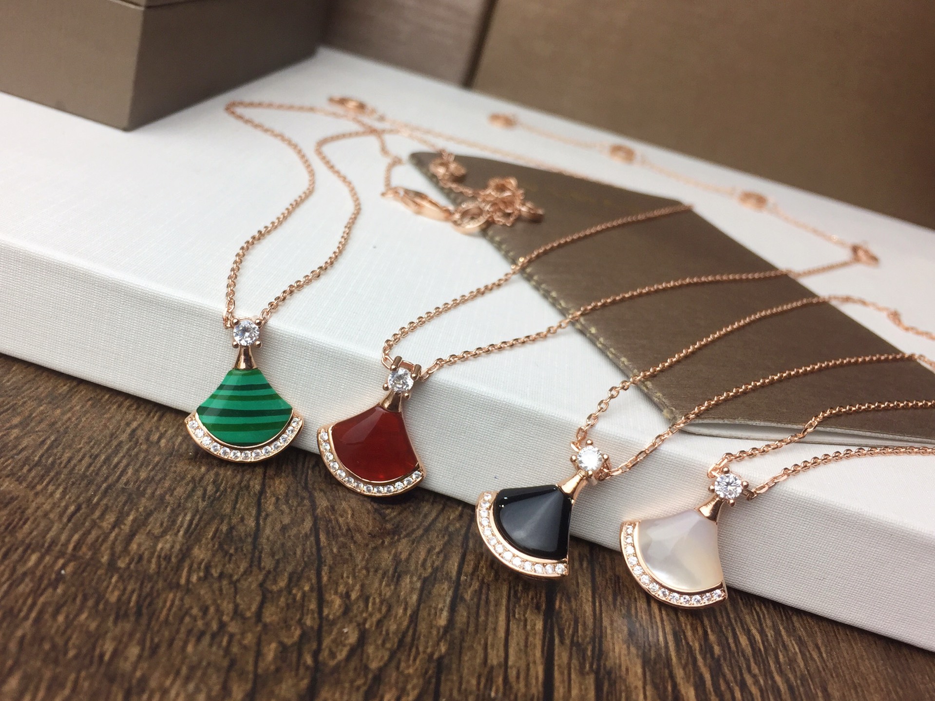 Bvlgari BVLGARI Diva 裙子项链