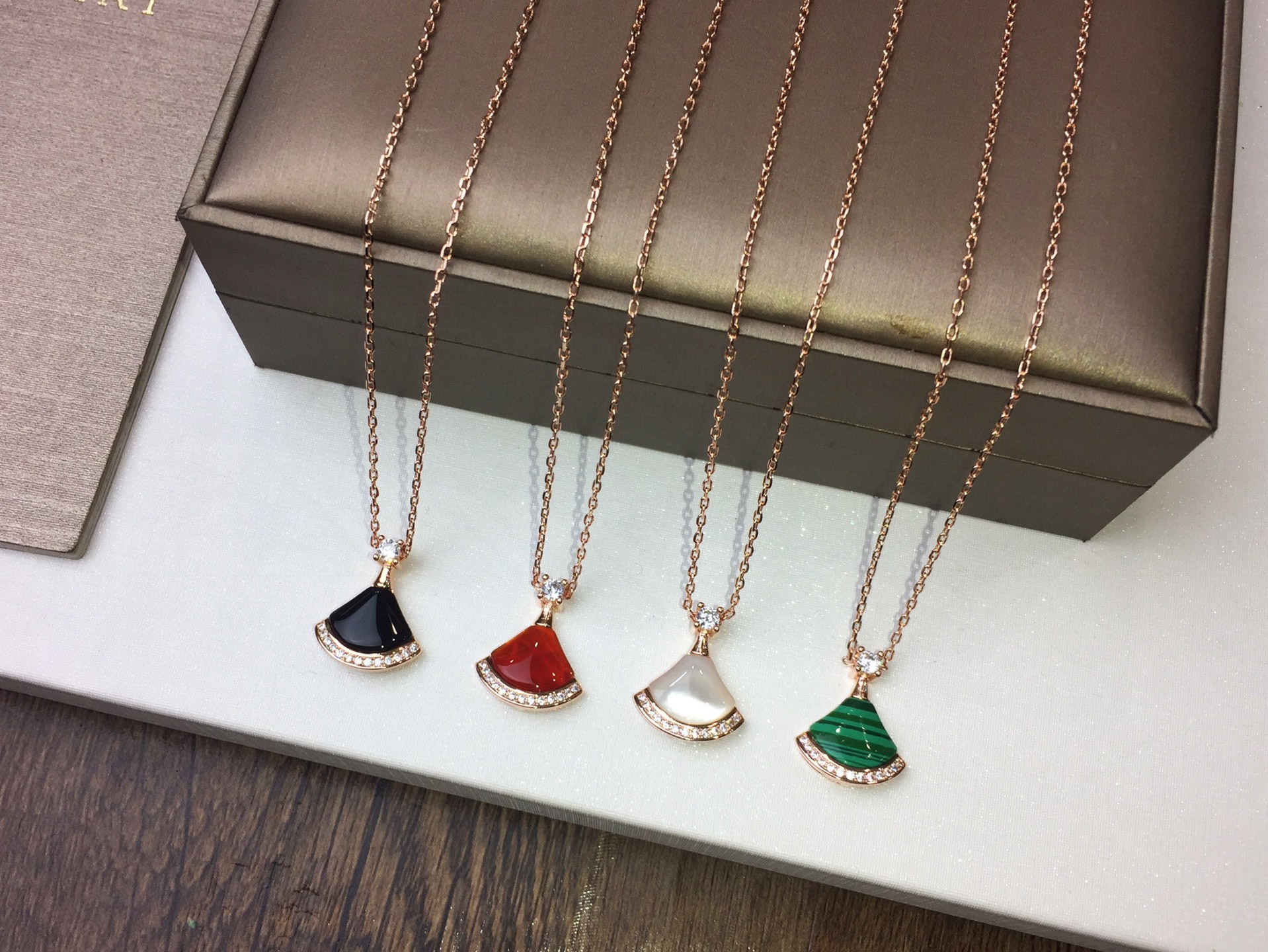 Bvlgari BVLGARI Diva 裙子项链