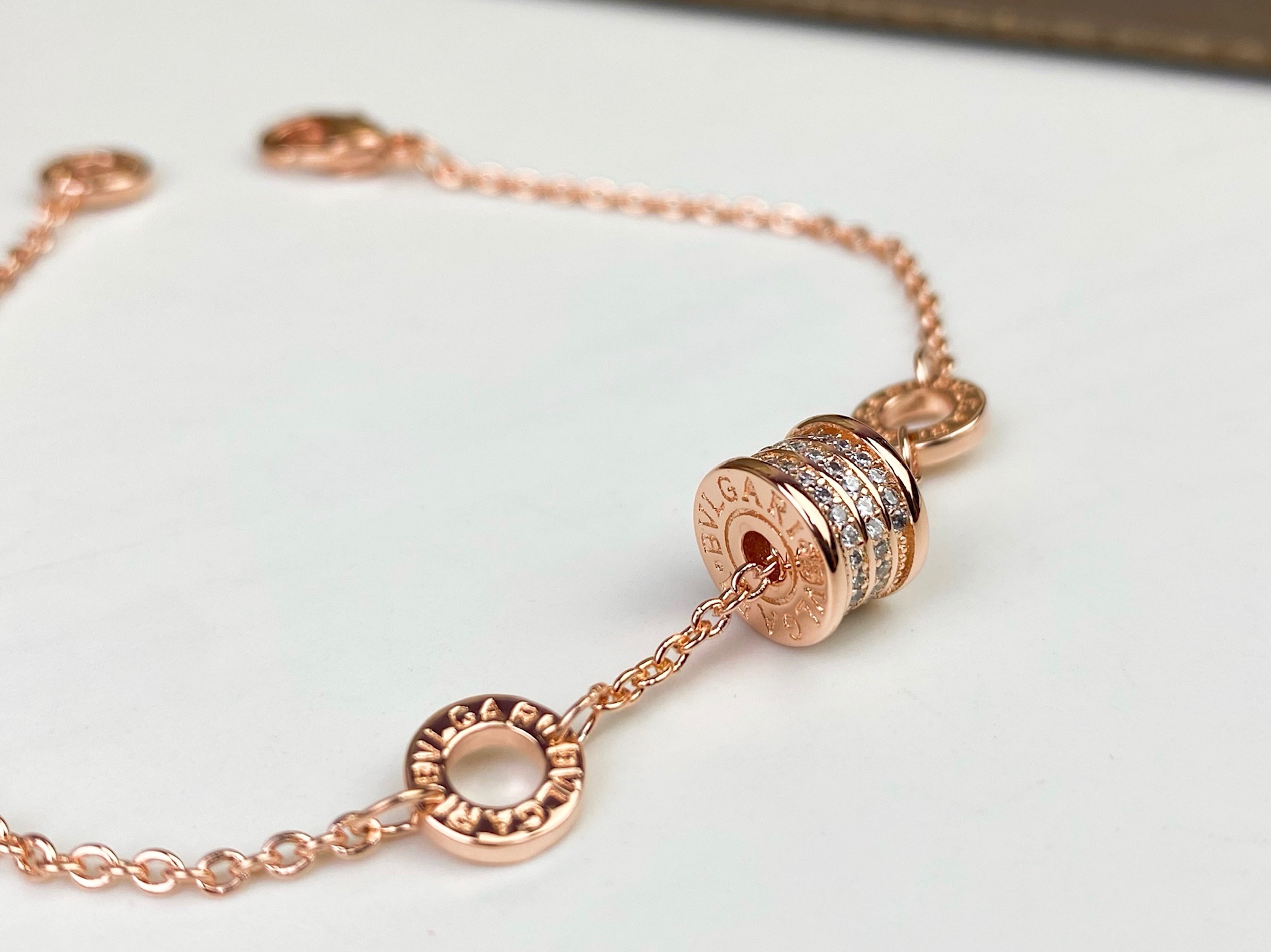 Bvlgari BVLGARI宝格丽螺纹三排钻手链