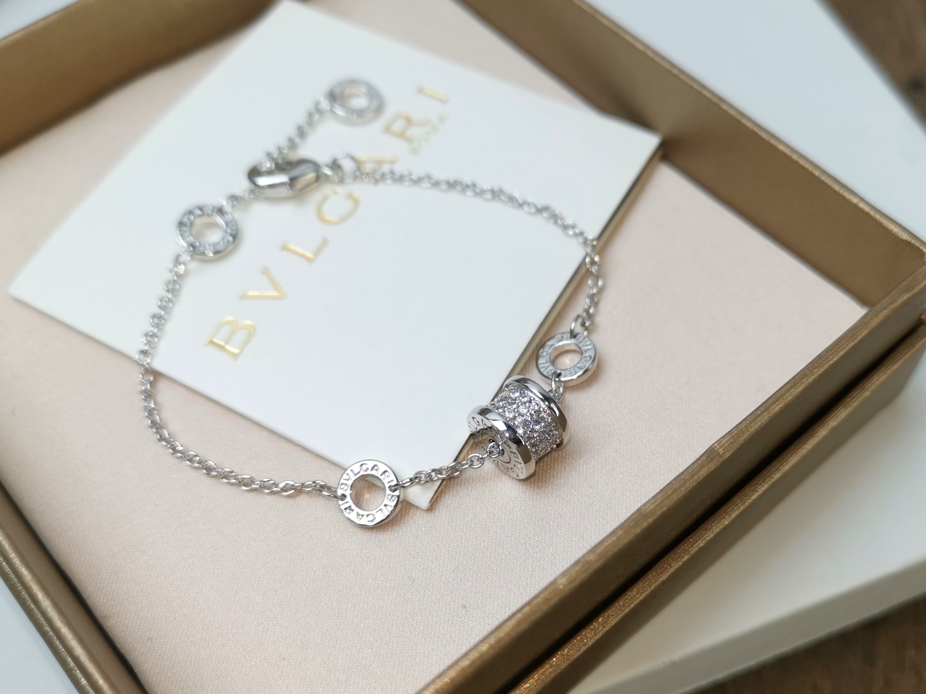 Bvlgari BVLGARI 宝格丽小蛮腰手链 满钻手链#遇见# 所有的美好 从遇见你那天慢慢开始