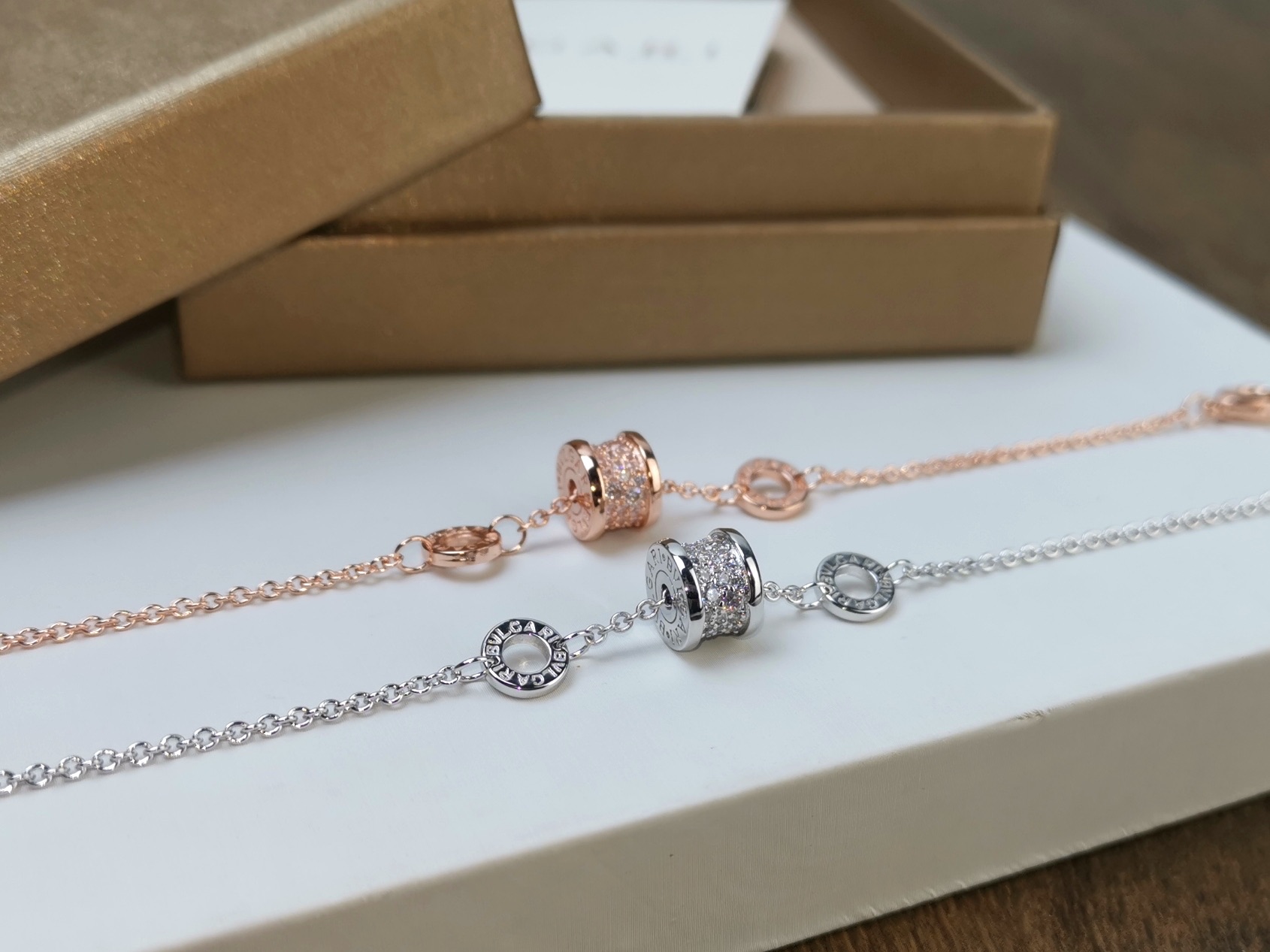 Bvlgari BVLGARI 宝格丽小蛮腰手链 满钻手链#遇见# 所有的美好 从遇见你那天慢慢开始