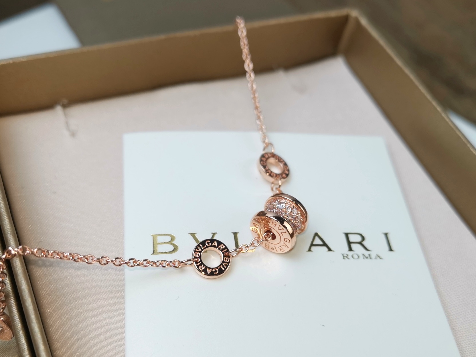 Bvlgari BVLGARI 宝格丽小蛮腰手链 满钻手链#遇见# 所有的美好 从遇见你那天慢慢开始