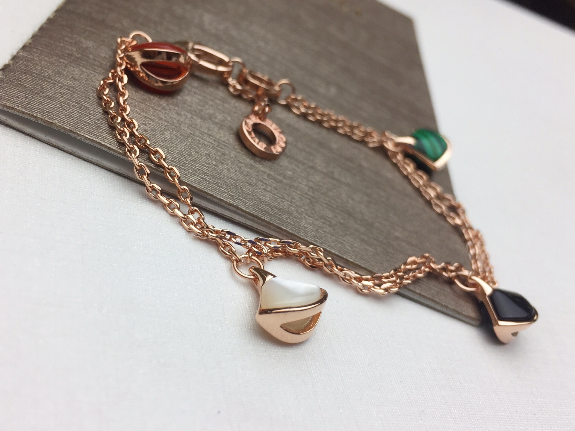 Bvlgari 四色彩裙手链 BVLGARI宝格丽DIVAS