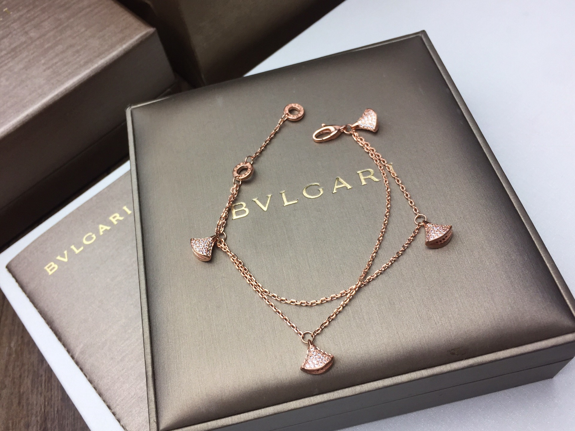 Bvlgari BVLGARI 宝格丽满钻四裙子手链