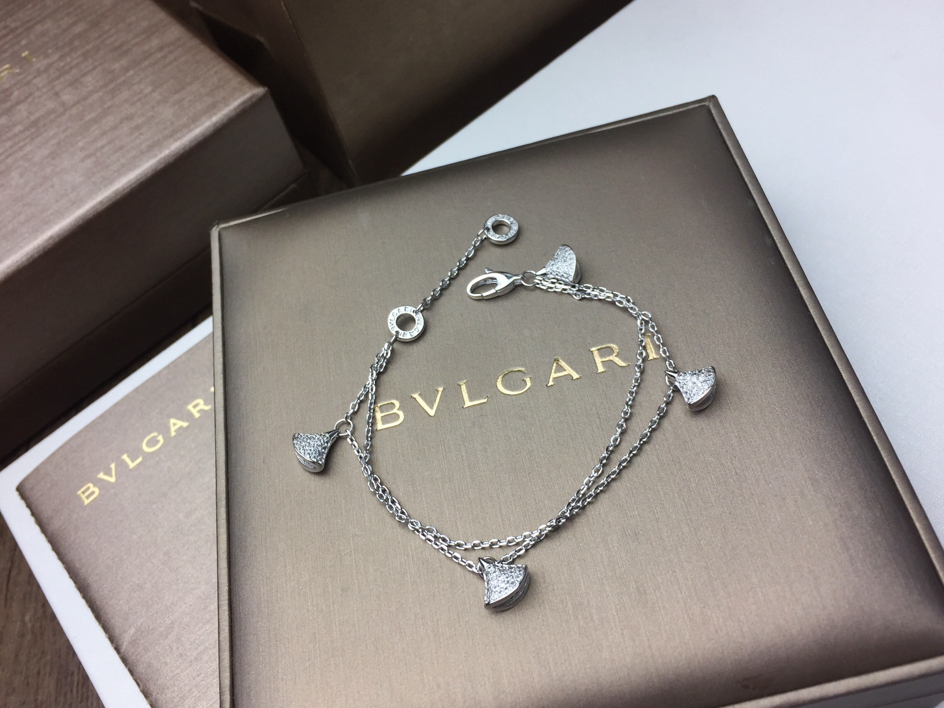 Bvlgari BVLGARI 宝格丽满钻四裙子手链