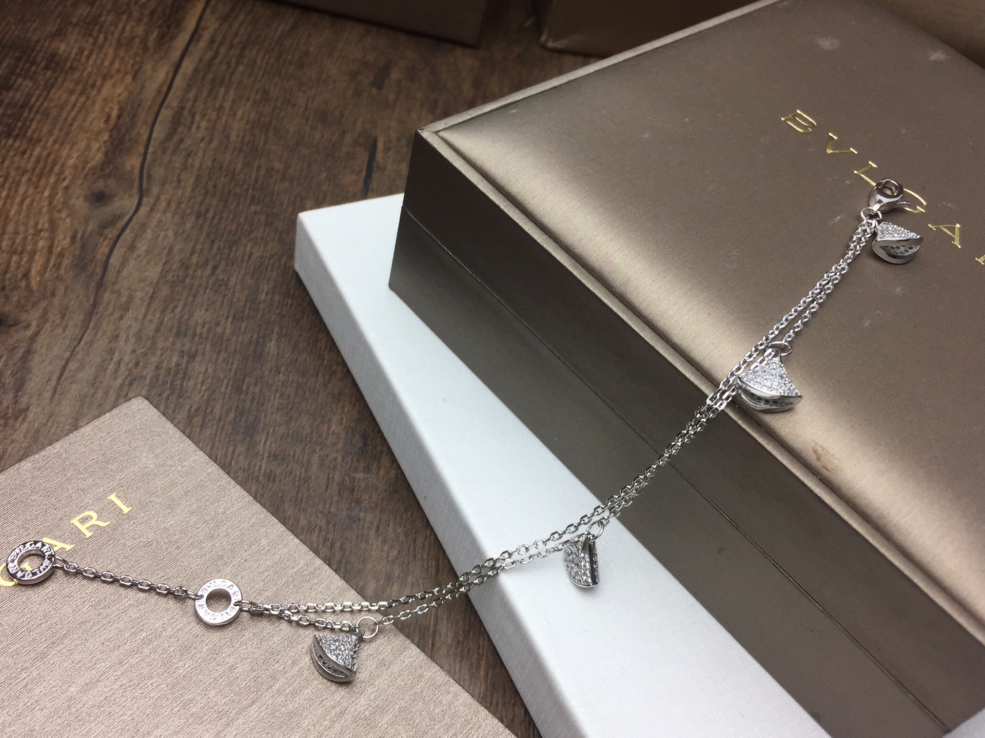 Bvlgari BVLGARI 宝格丽满钻四裙子手链