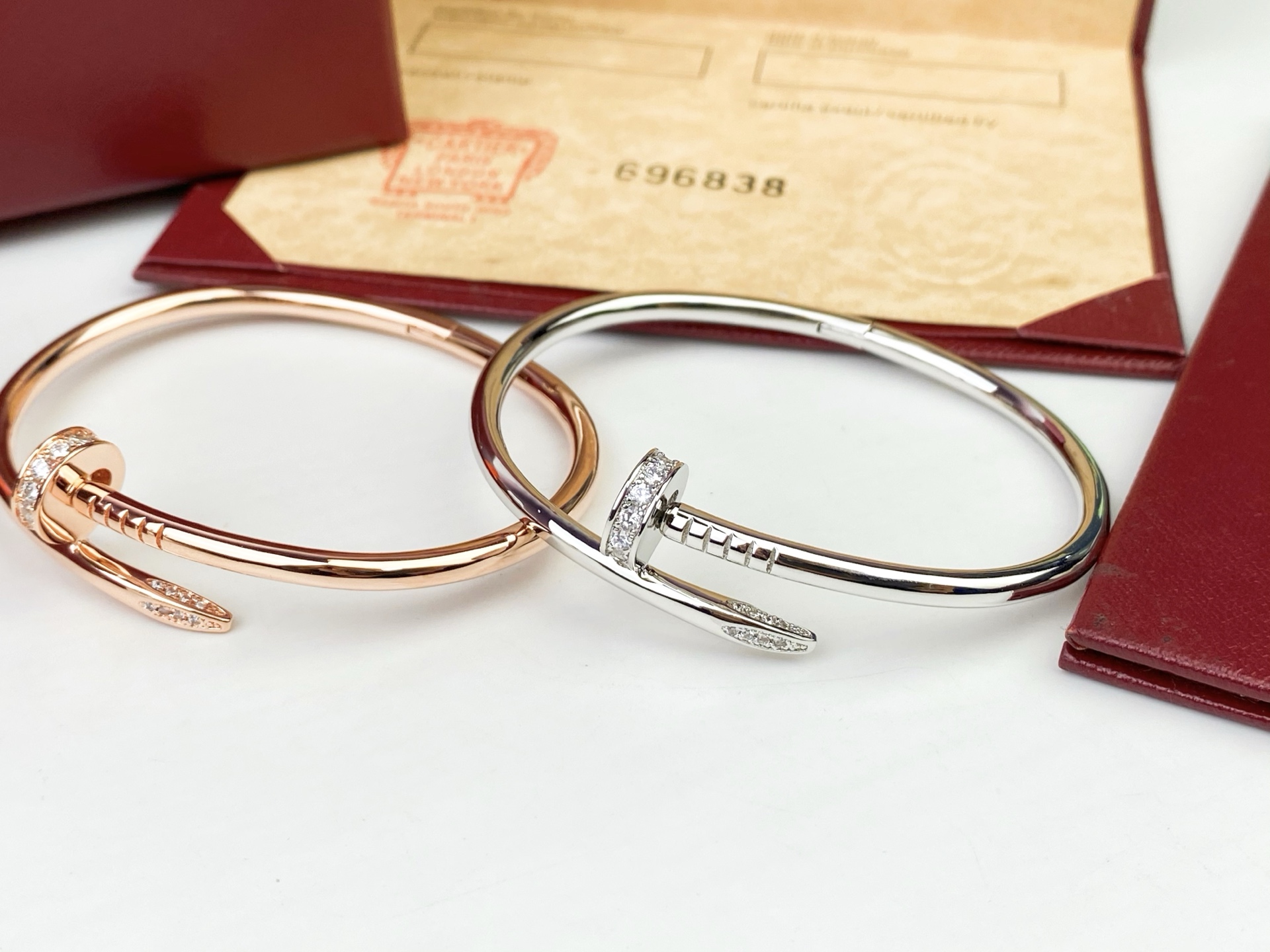 Cartier Cartier 卡地亚头尾镶钻钉子手镯