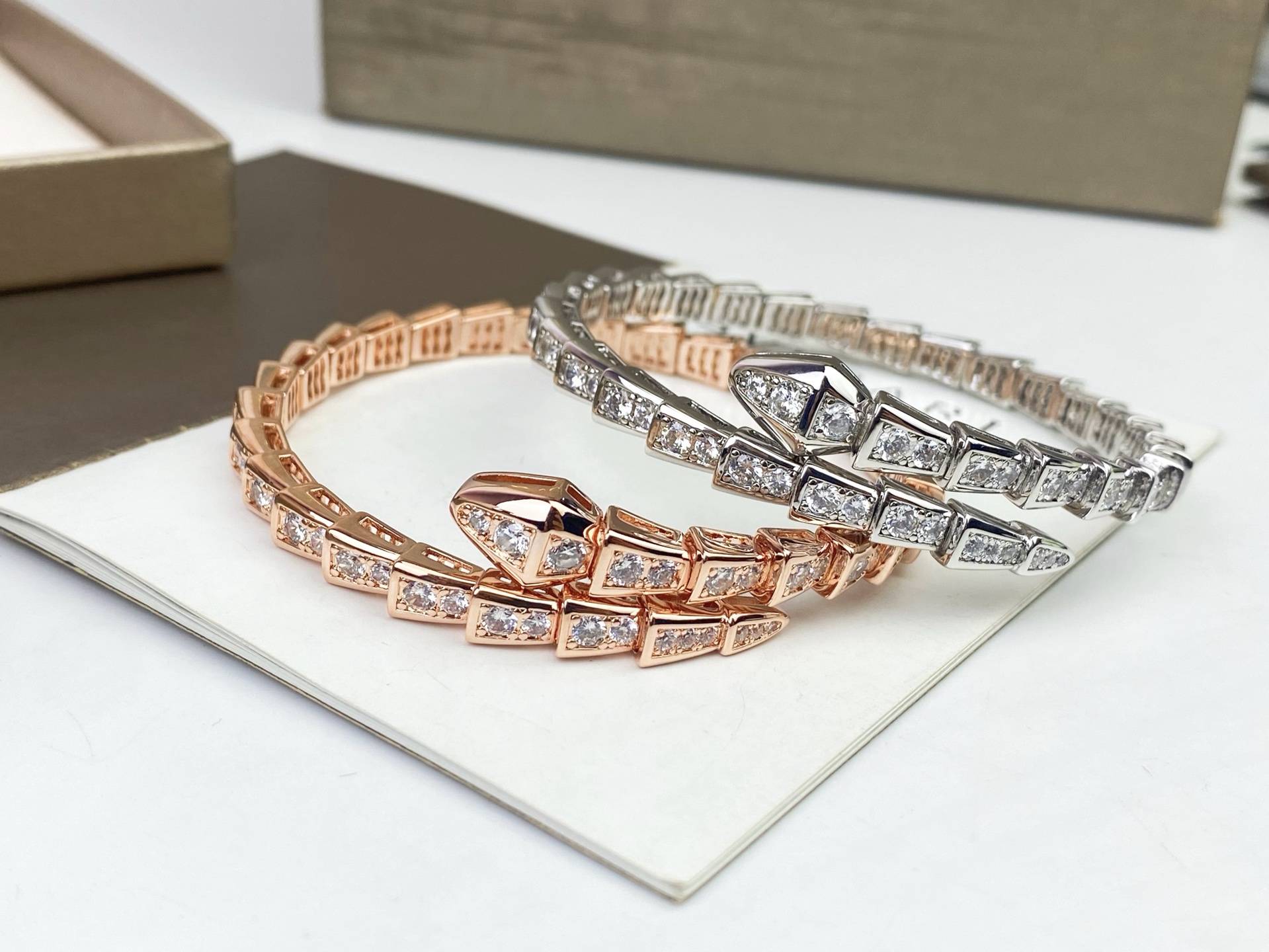 Bvlgari BVLGARI宝格丽精工版 蛇手镯～