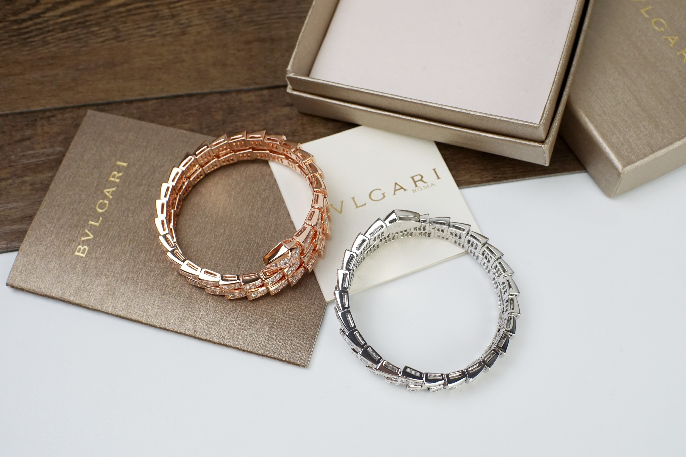 Bvlgari BVLGARI宝格丽双圈满钻蛇形手镯 ‼ 做工精细 创新设计 霸气的蛇形更显女人味