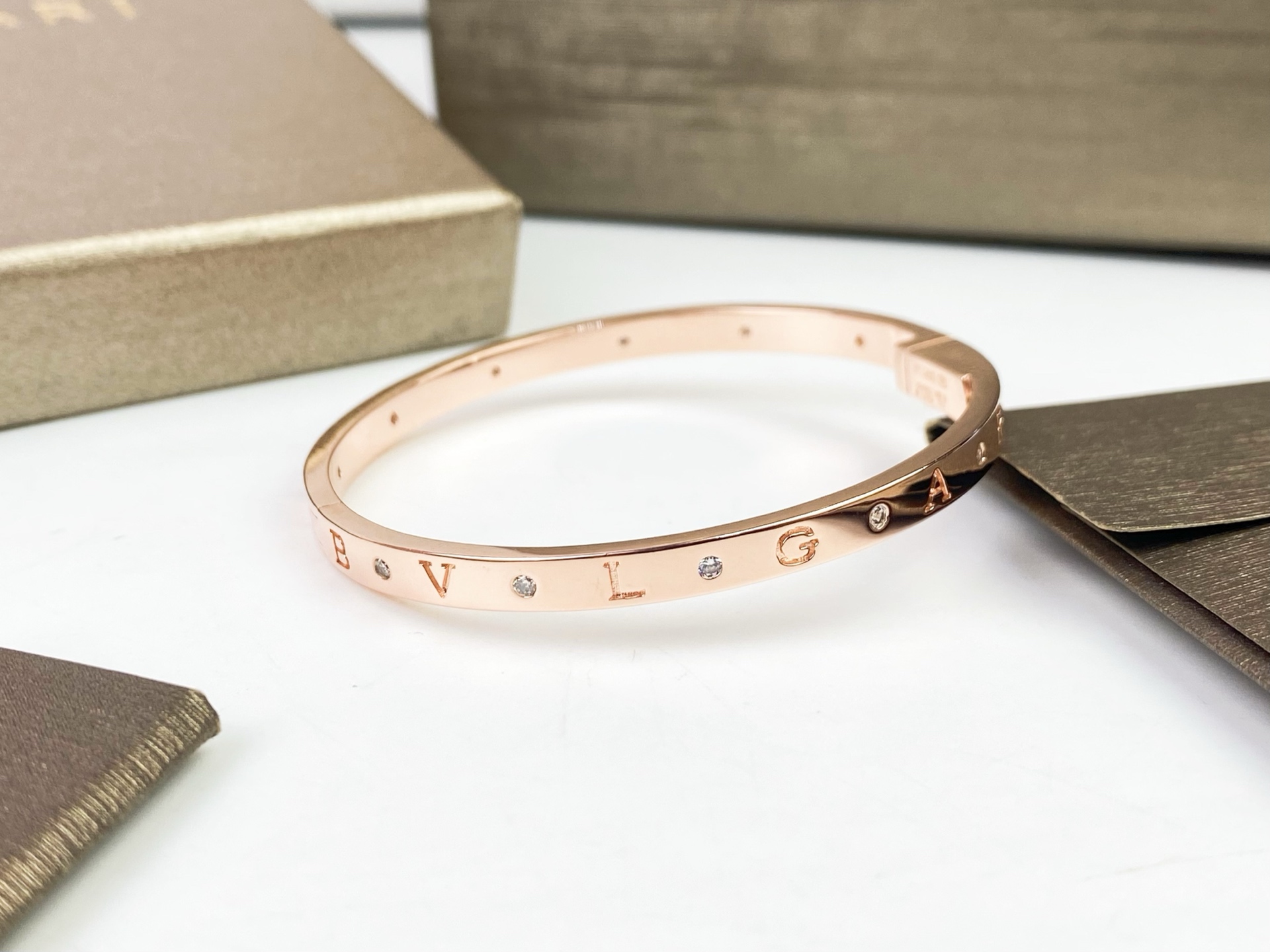 Bvlgari BVLGARI宝格丽字母间钻手镯