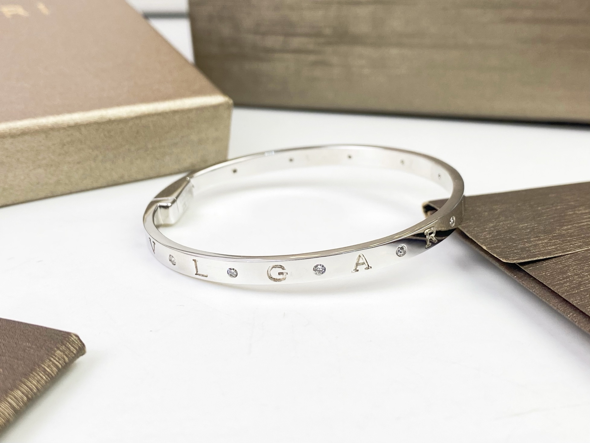 Bvlgari BVLGARI宝格丽字母间钻手镯