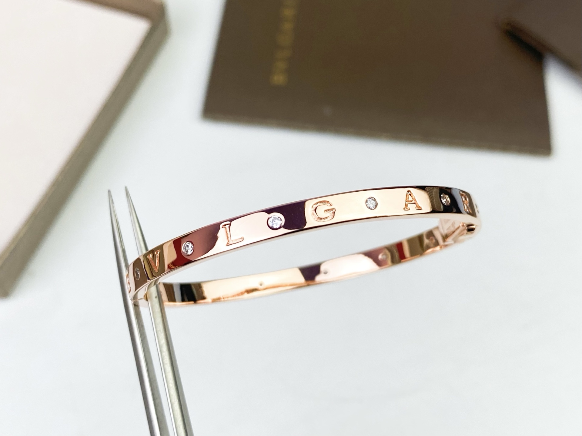 Bvlgari BVLGARI宝格丽字母间钻手镯