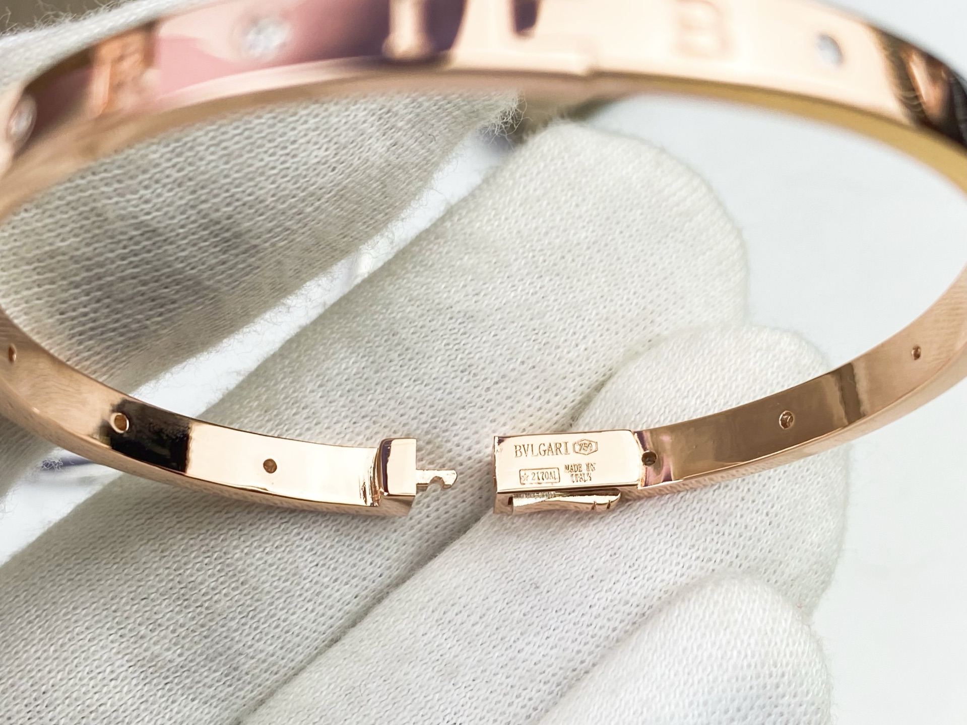 Bvlgari BVLGARI宝格丽字母间钻手镯