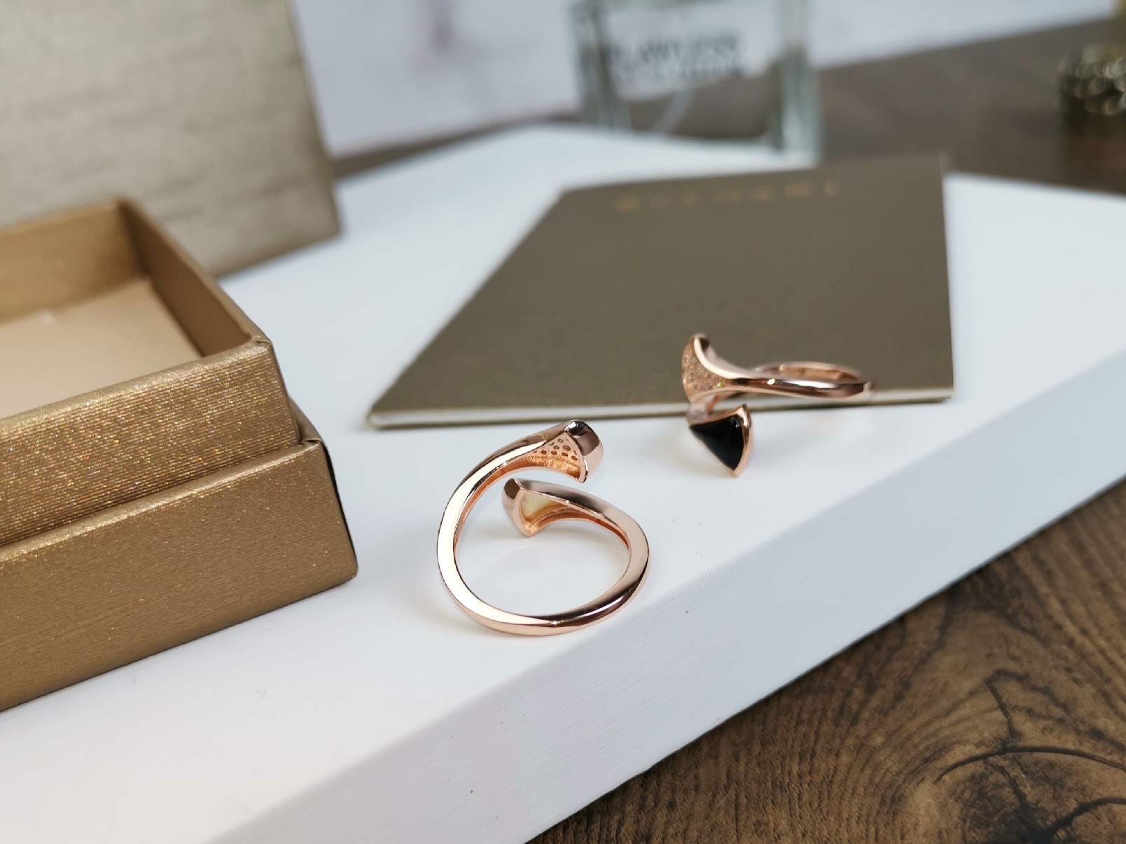 Bvlgari BVLGARI宝格丽错位间钻黑玛瑙白贝母扇形戒指