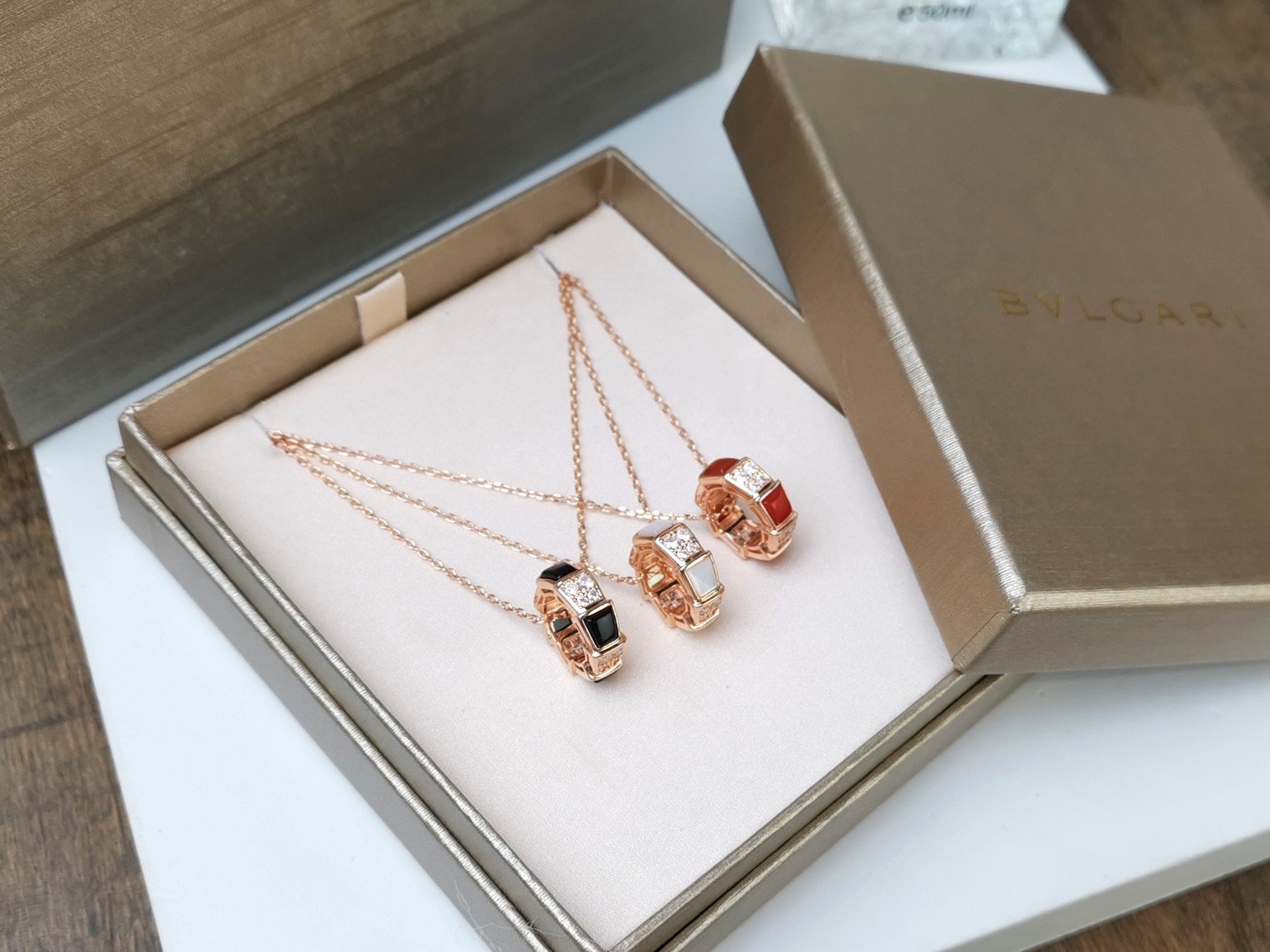Bvlgari 宝格丽BVLGARI 黑玛瑙 红玛瑙