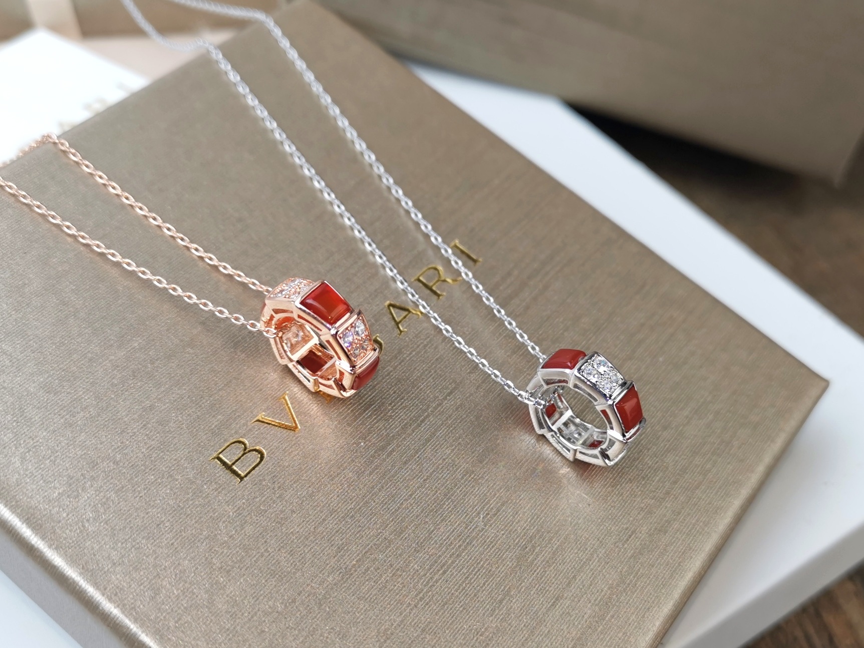 Bvlgari 宝格丽BVLGARI 黑玛瑙 红玛瑙