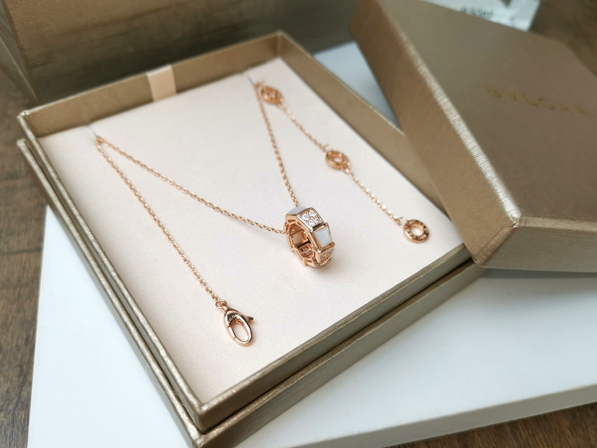 Bvlgari 宝格丽BVLGARI 黑玛瑙 红玛瑙
